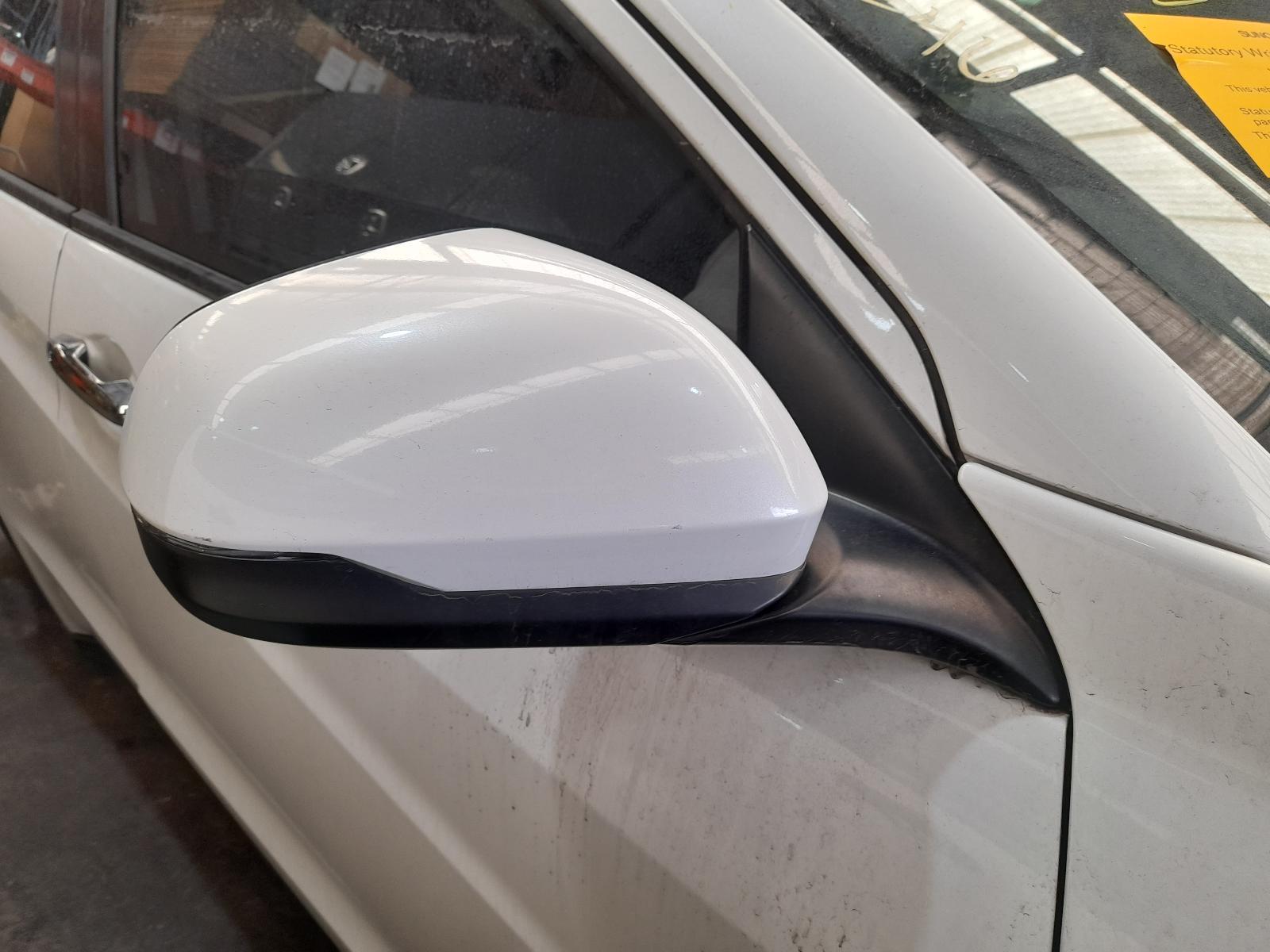 View Auto part Right Door Mirror Honda Hrv 2016