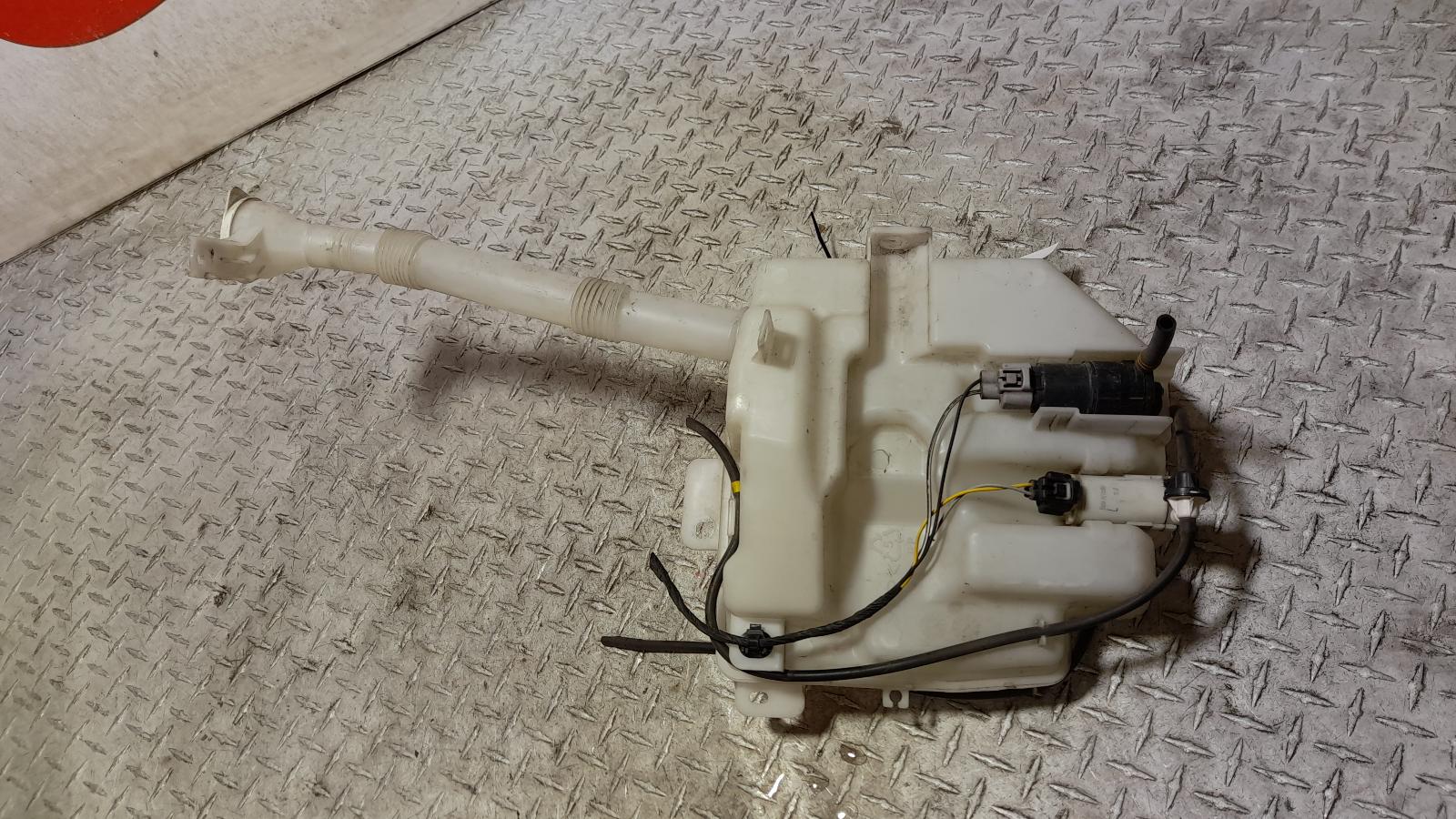 View Auto part Washer Bottle Mitsubishi Outlander 2016
