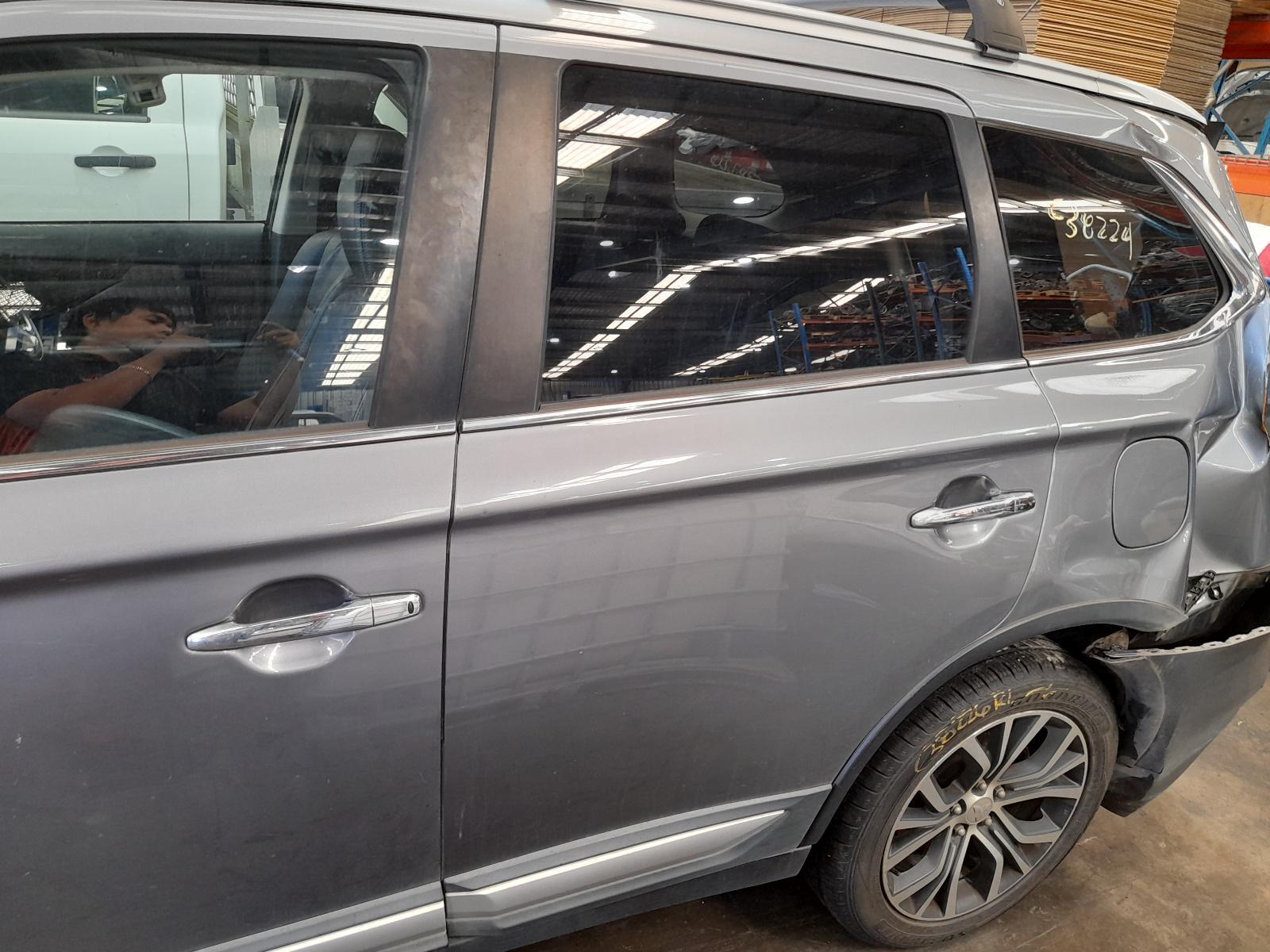 View Auto part Left Rear Door/Sliding Mitsubishi Outlander 2016