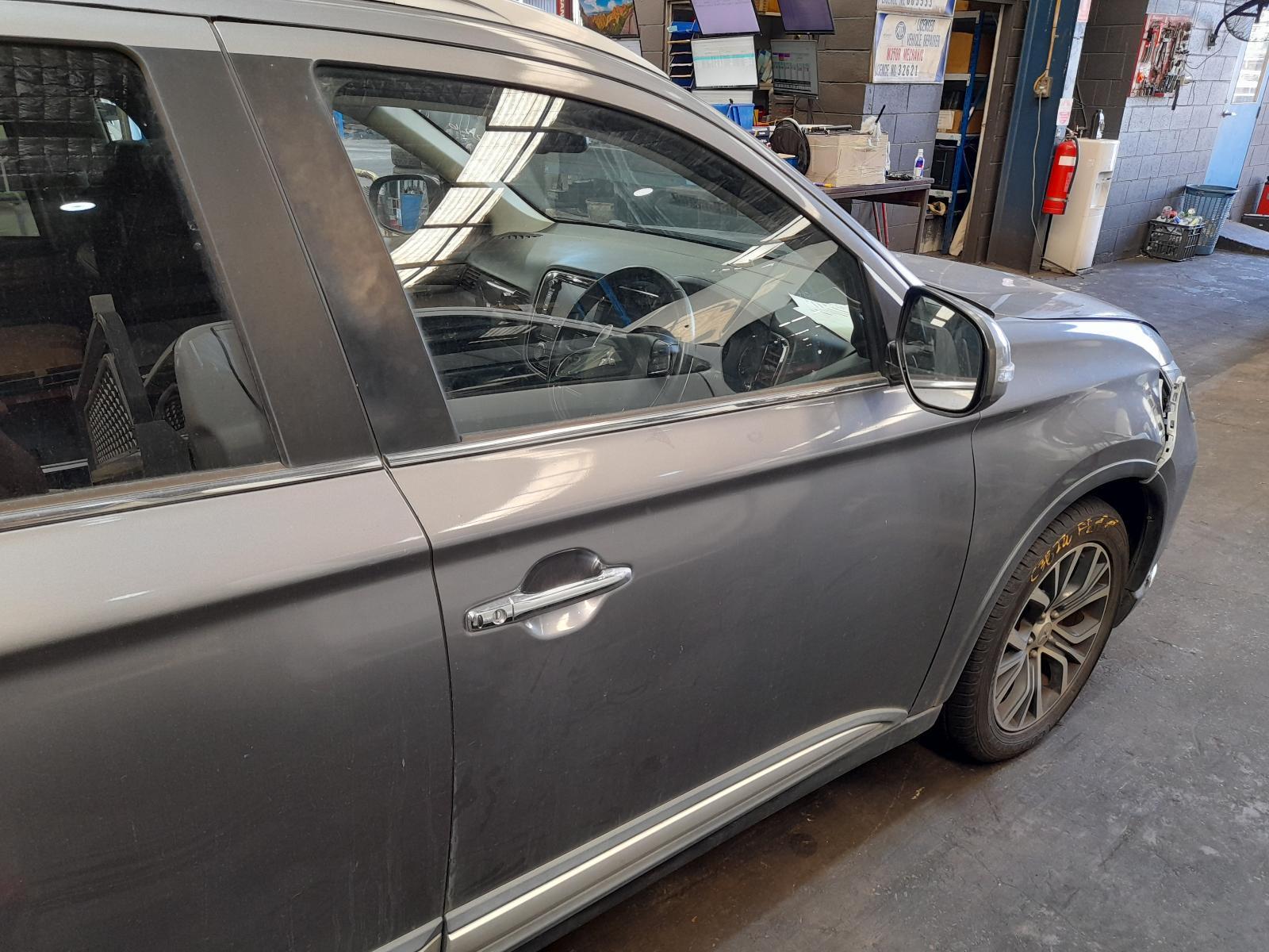 View Auto part Right Front Door Mitsubishi Outlander 2016