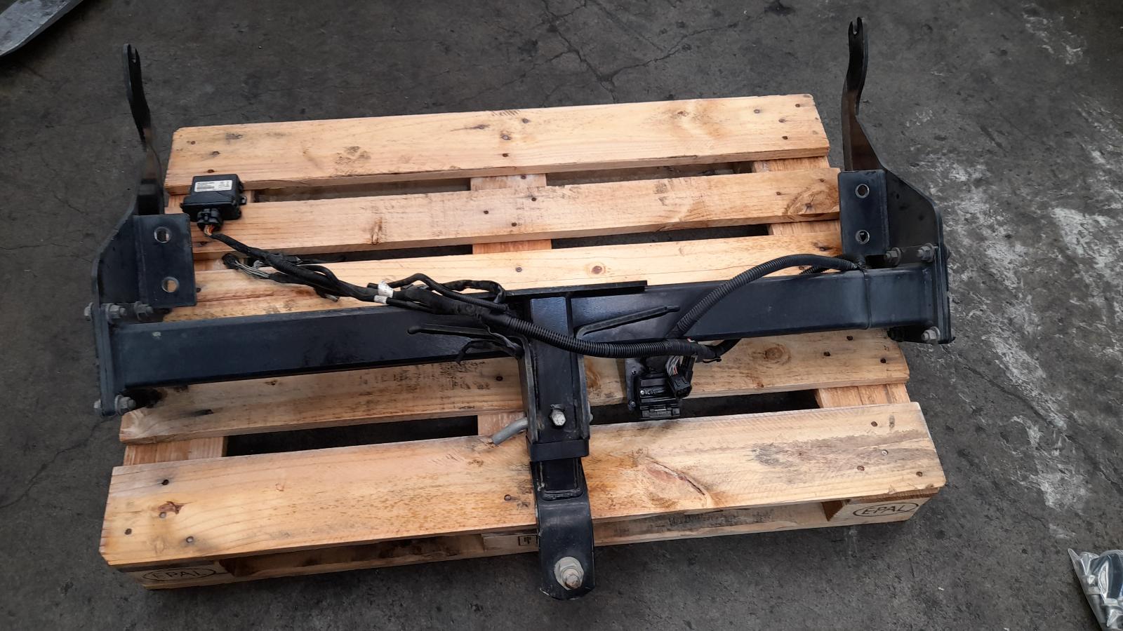 View Auto part Towbar Mazda Bt50 2018