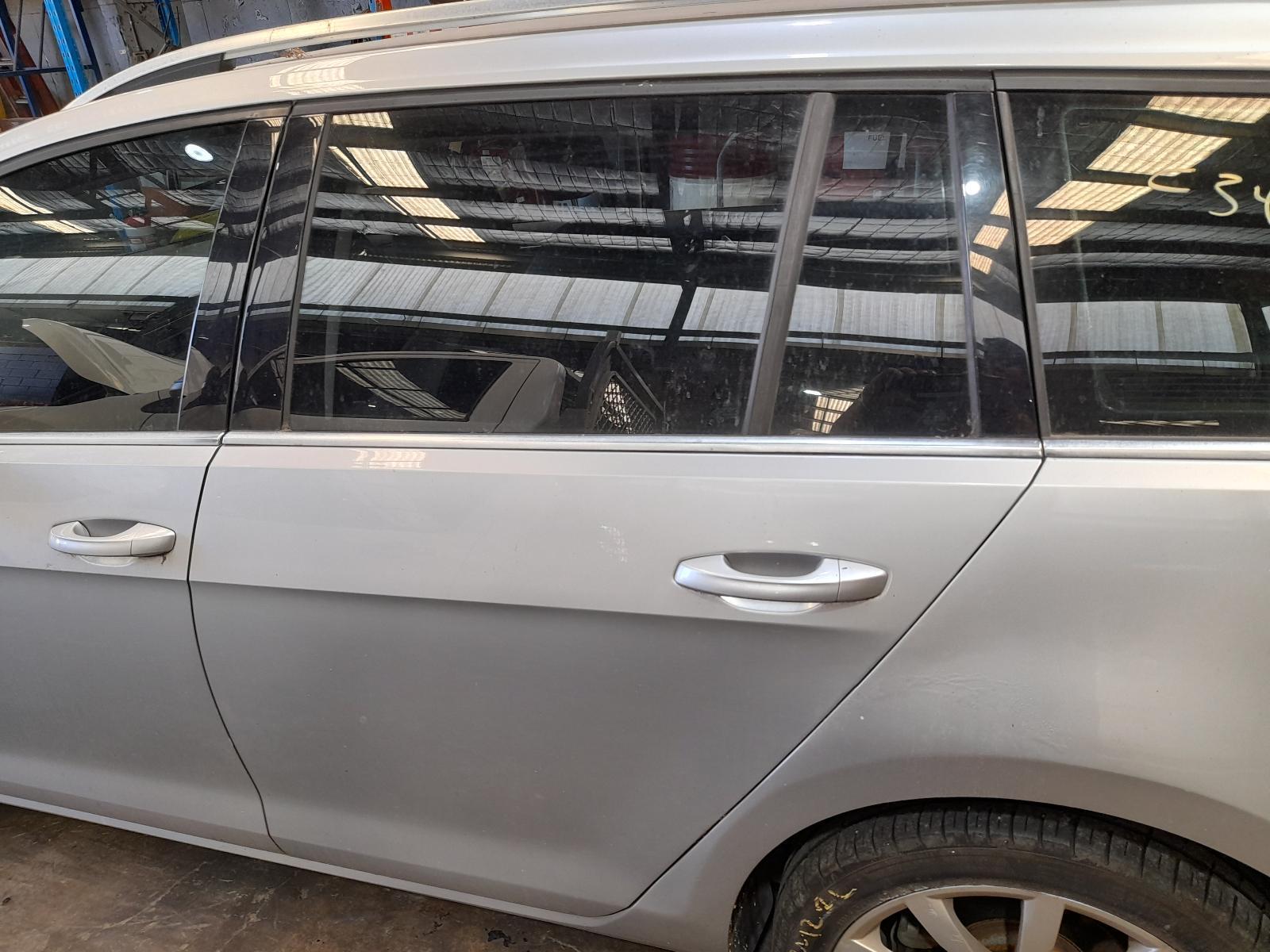 View Auto part Left Rear Door/Sliding Volkswagen Golf 2014