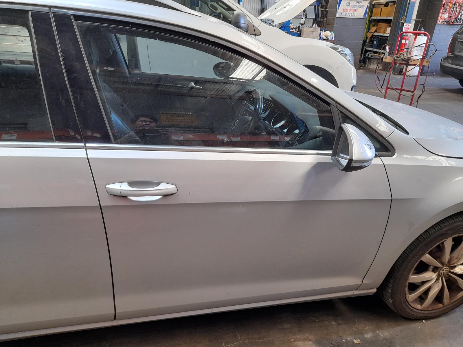 View Auto part Right Front Door Volkswagen Golf 2014