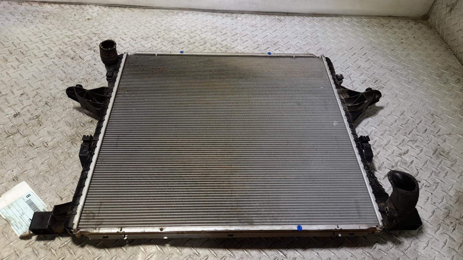 View Auto part Radiator Volkswagen Amarok 2020