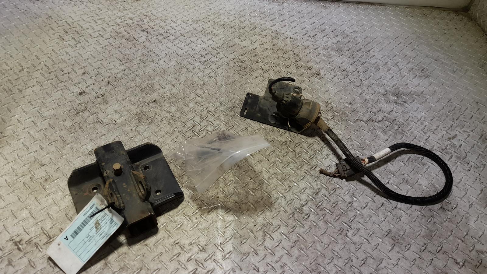 View Auto part Towbar Volkswagen Amarok 2020