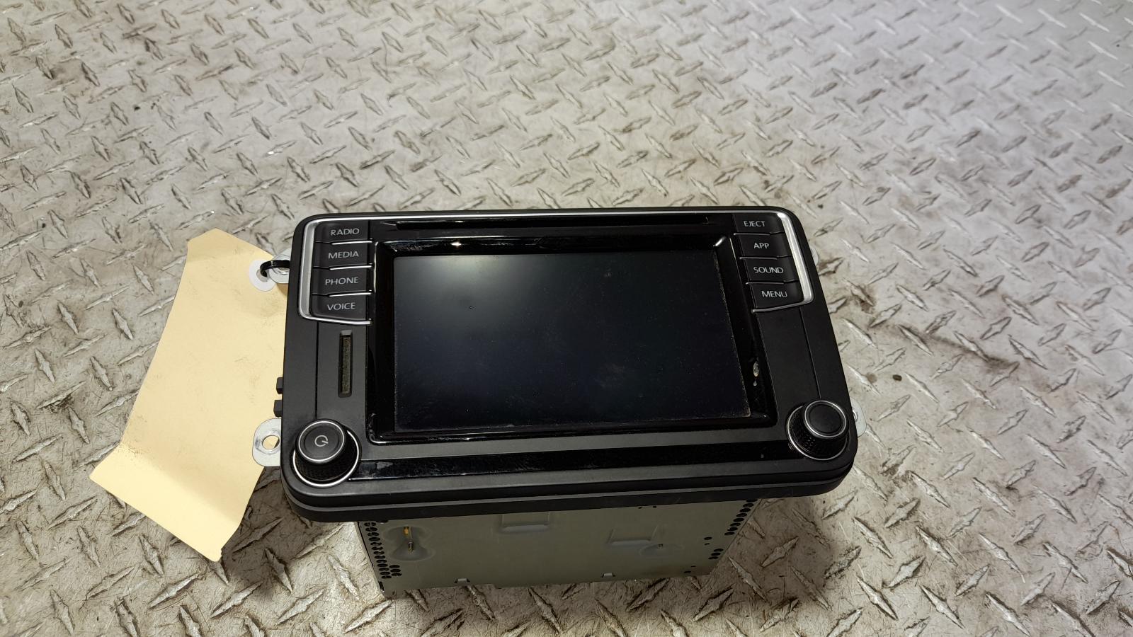 View Auto part Radio/Cd/Dvd/Sat/Tv Volkswagen Amarok 2020