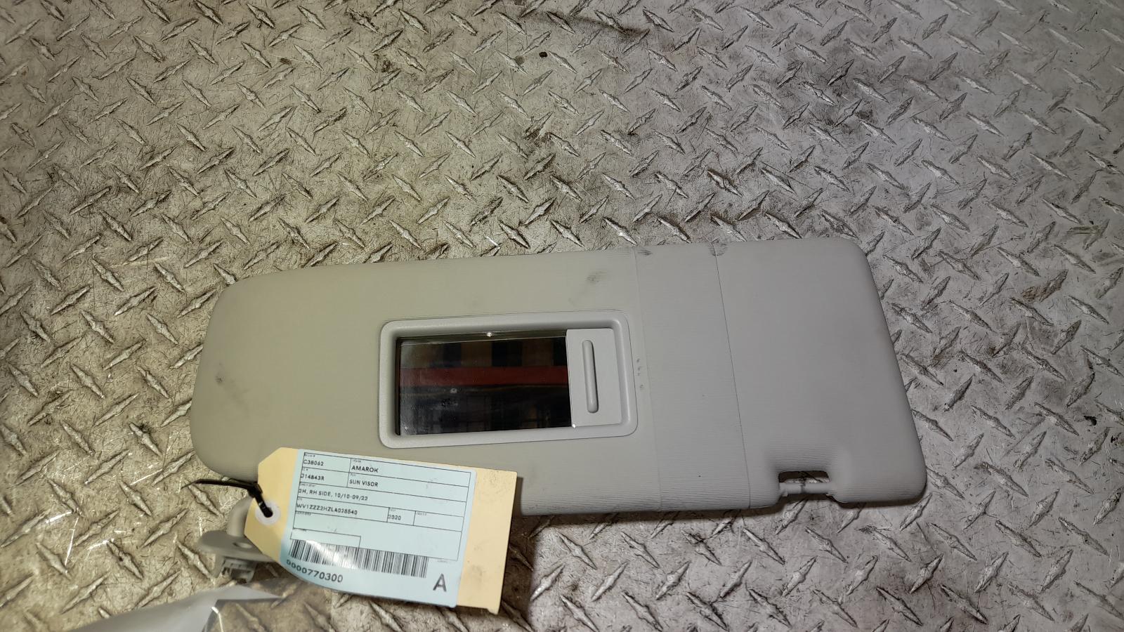 View Auto part Sunvisor Volkswagen Amarok 2020