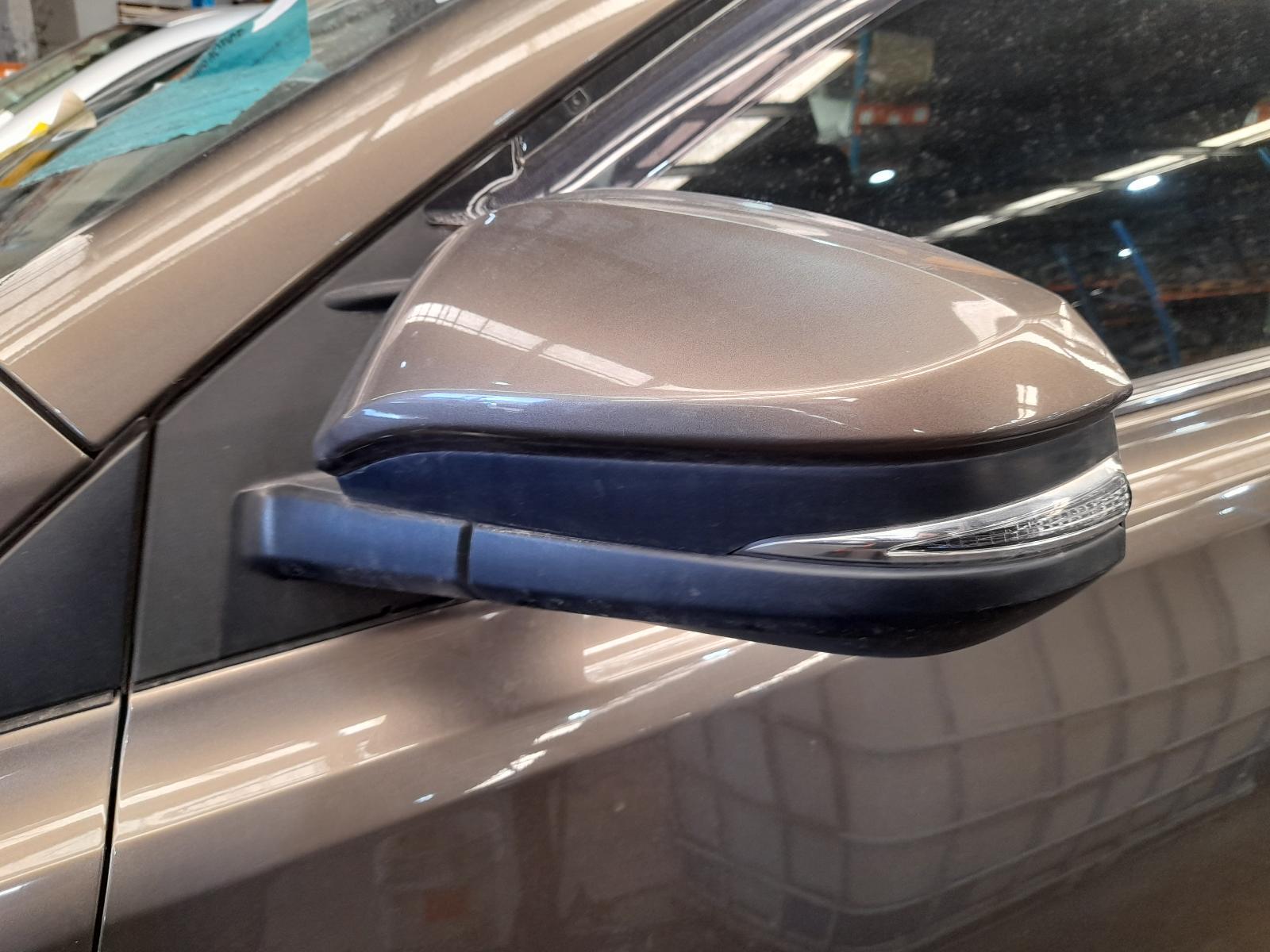 View Auto part Left Door Mirror Toyota Rav4 2015