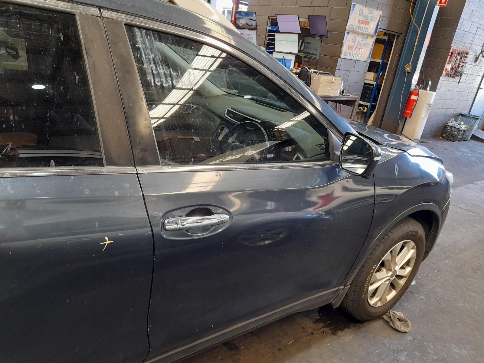 View Auto part Right Front Door Nissan Xtrail 2016