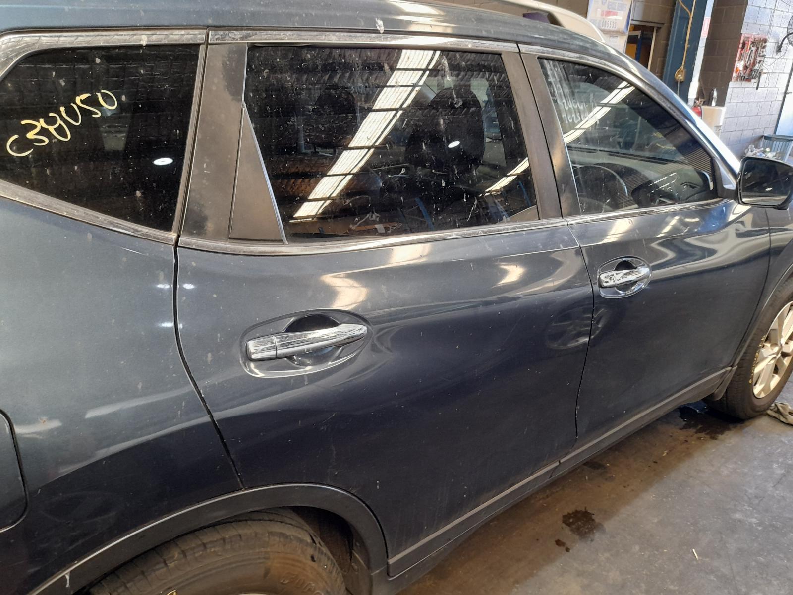 View Auto part Right Rear Side Glass Nissan Xtrail 2016