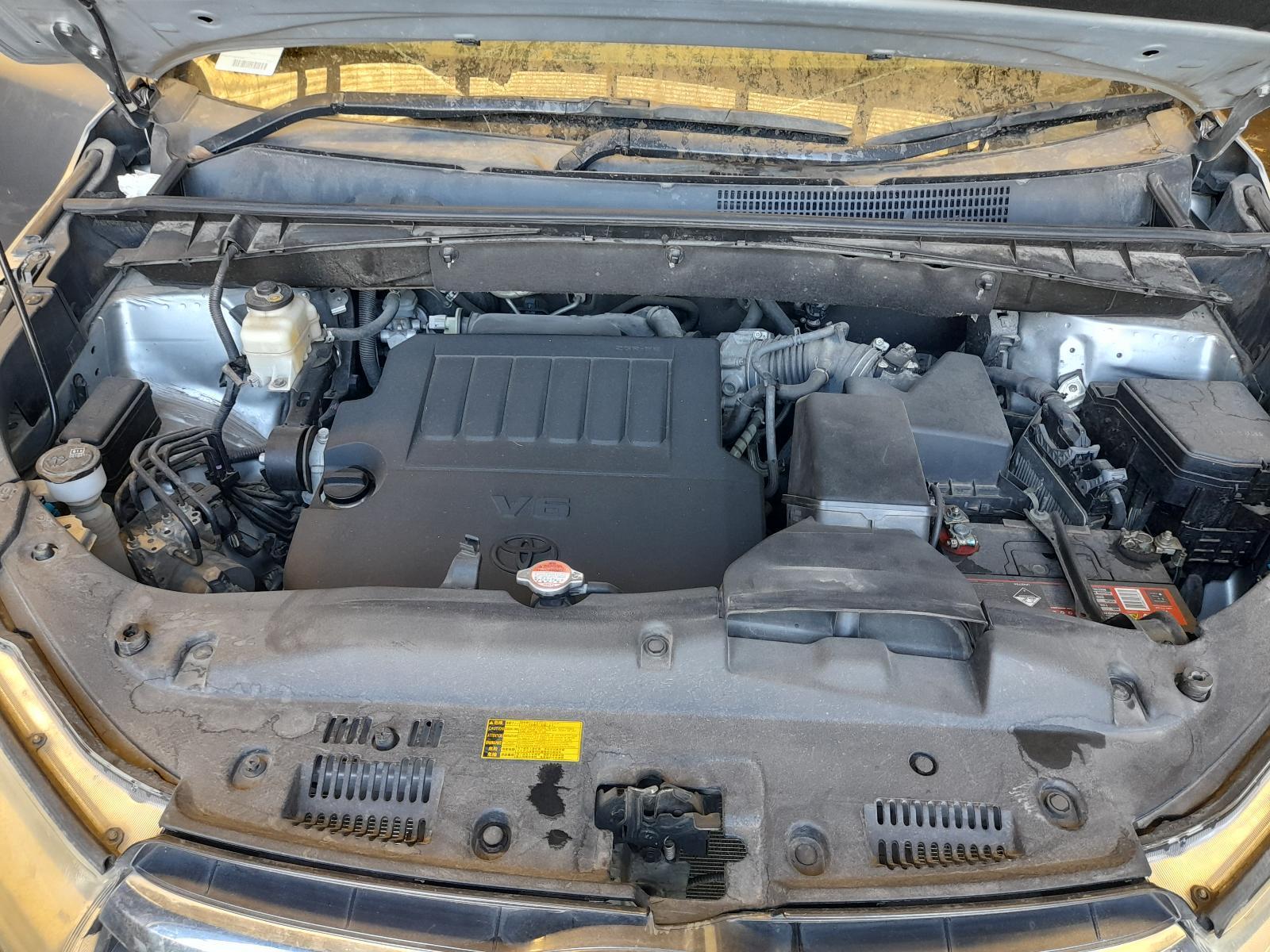 View Auto part Engine Toyota Kluger 2015