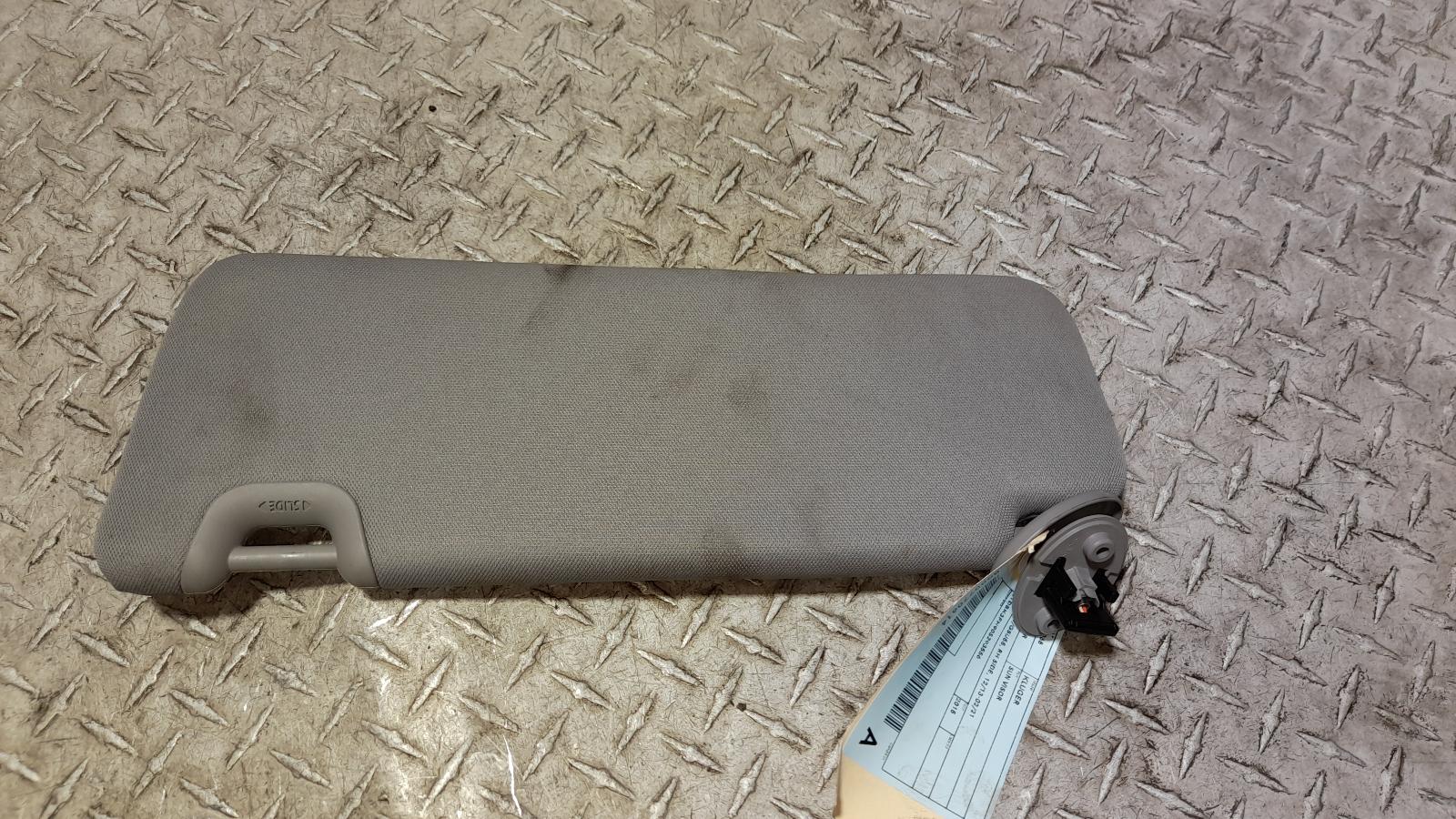 View Auto part Sunvisor Toyota Kluger 2015