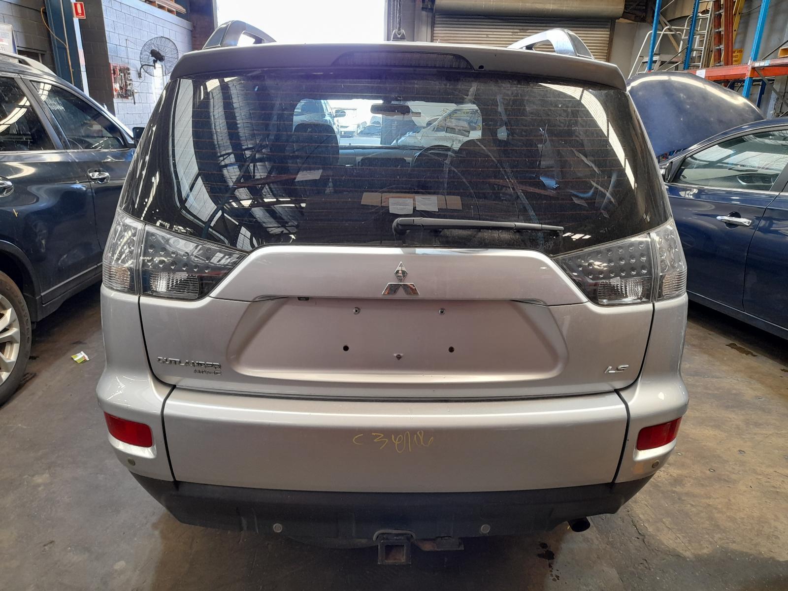 View Auto part Bootlid/Tailgate Mitsubishi Outlander 2011