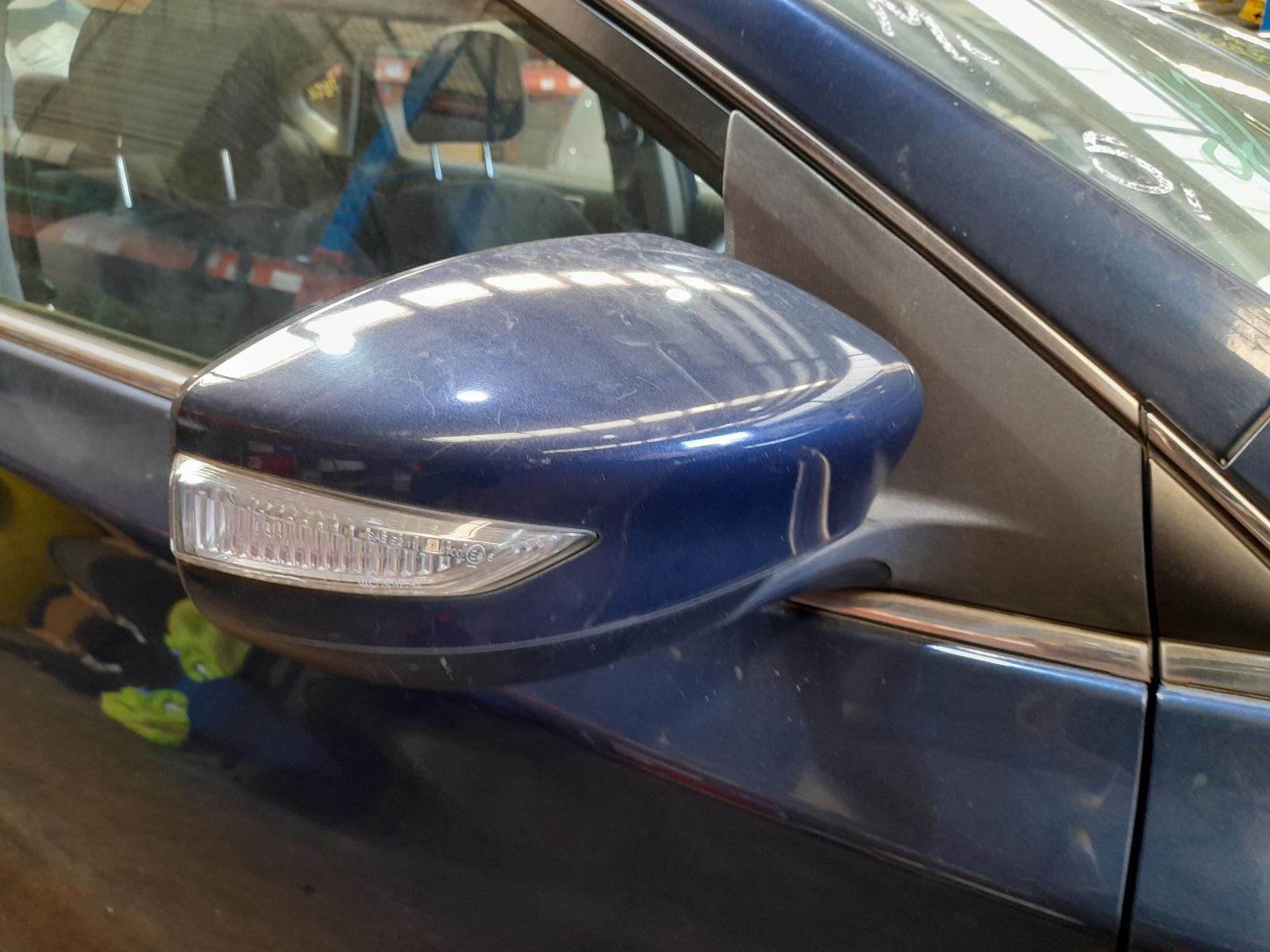 View Auto part Right Door Mirror Nissan Pulsar 2013