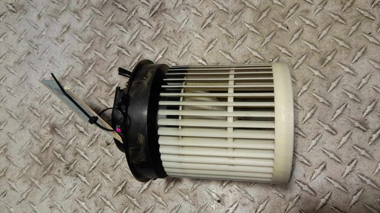 View Auto part Heater Fan Motor Nissan Pulsar 2013