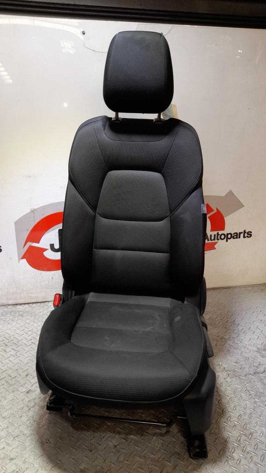 View Auto part Front Seat Mazda Cx5 2021