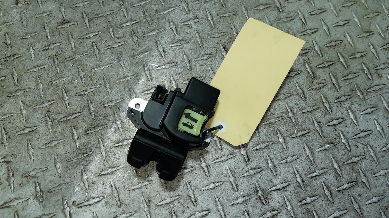 View Auto part Door/Boot/Gate Lock Hyundai Accent 2018