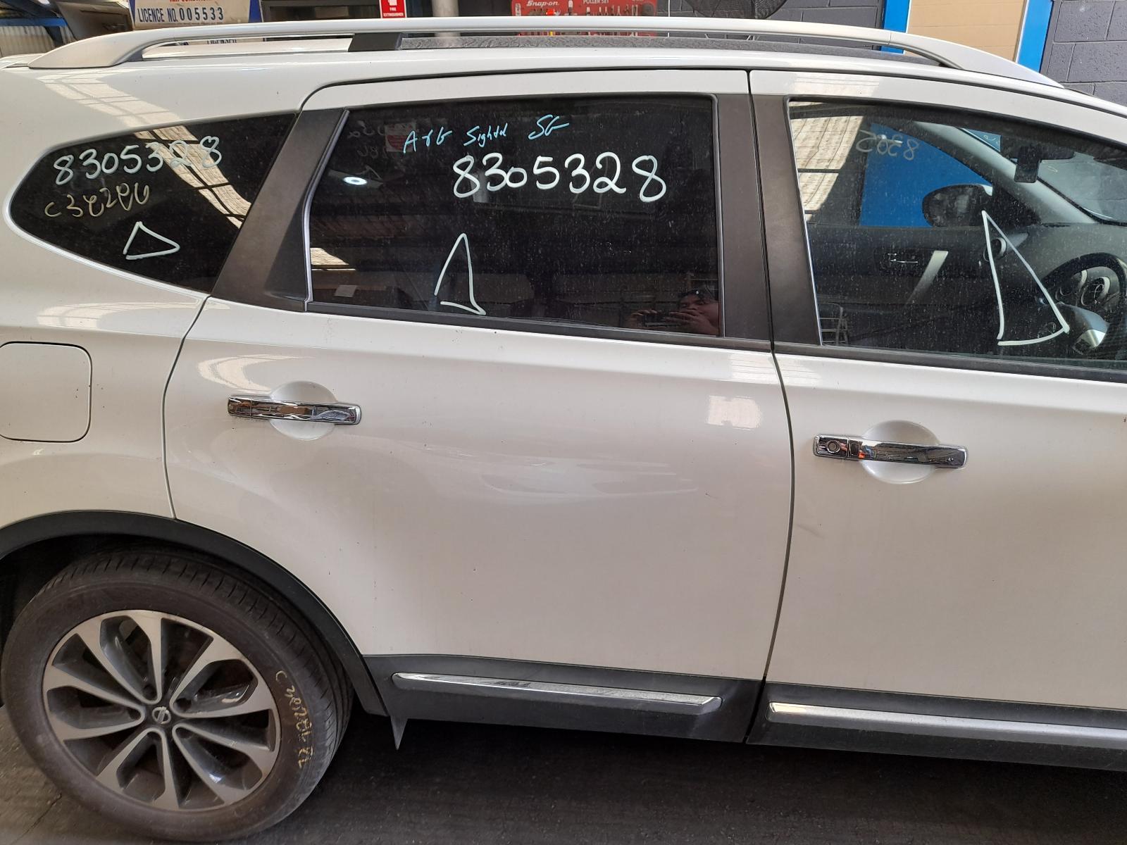 View Auto part Right Rear Door Sliding Nissan Dualis 2013
