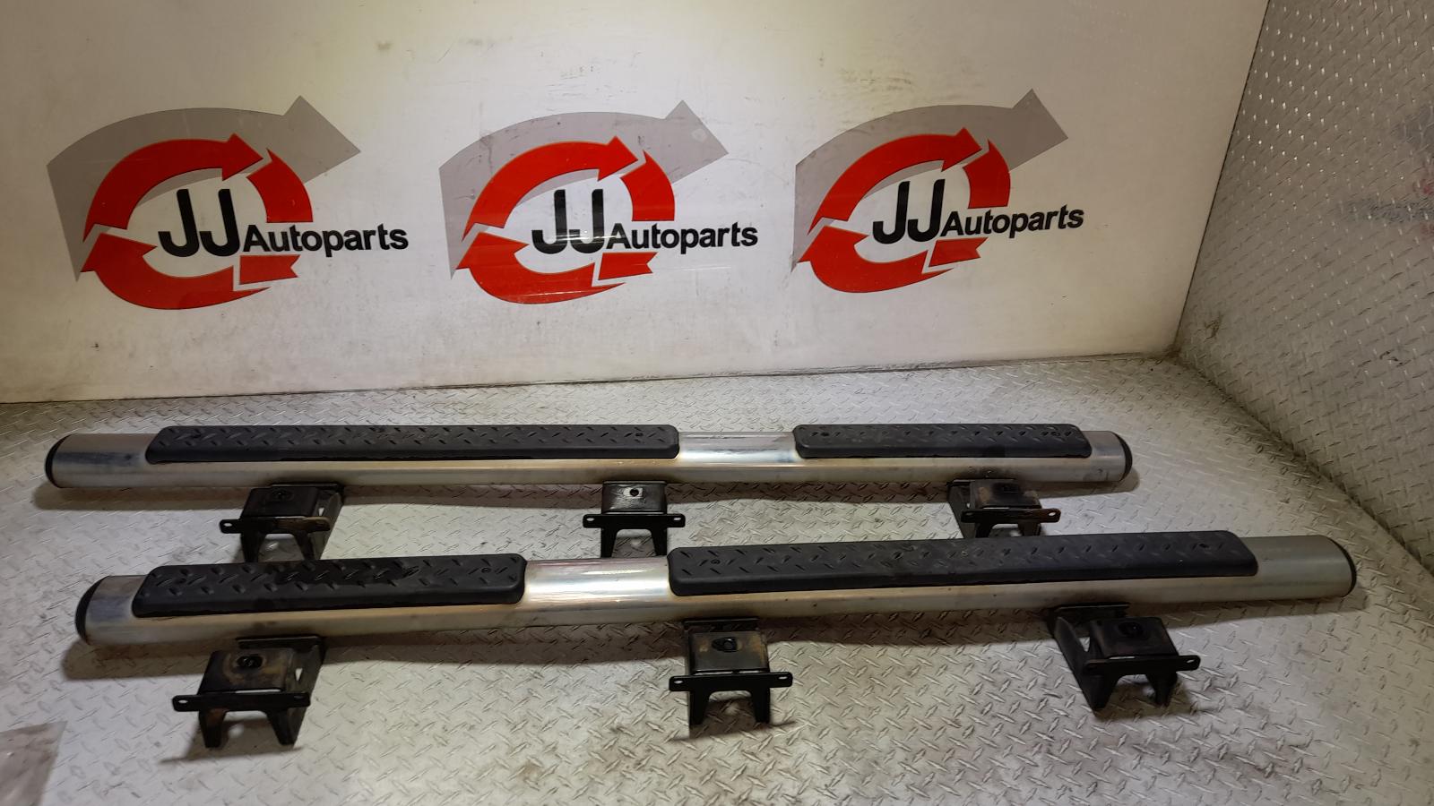 View Auto part Side Step/Skirt Jeep Grandcherokee 2012