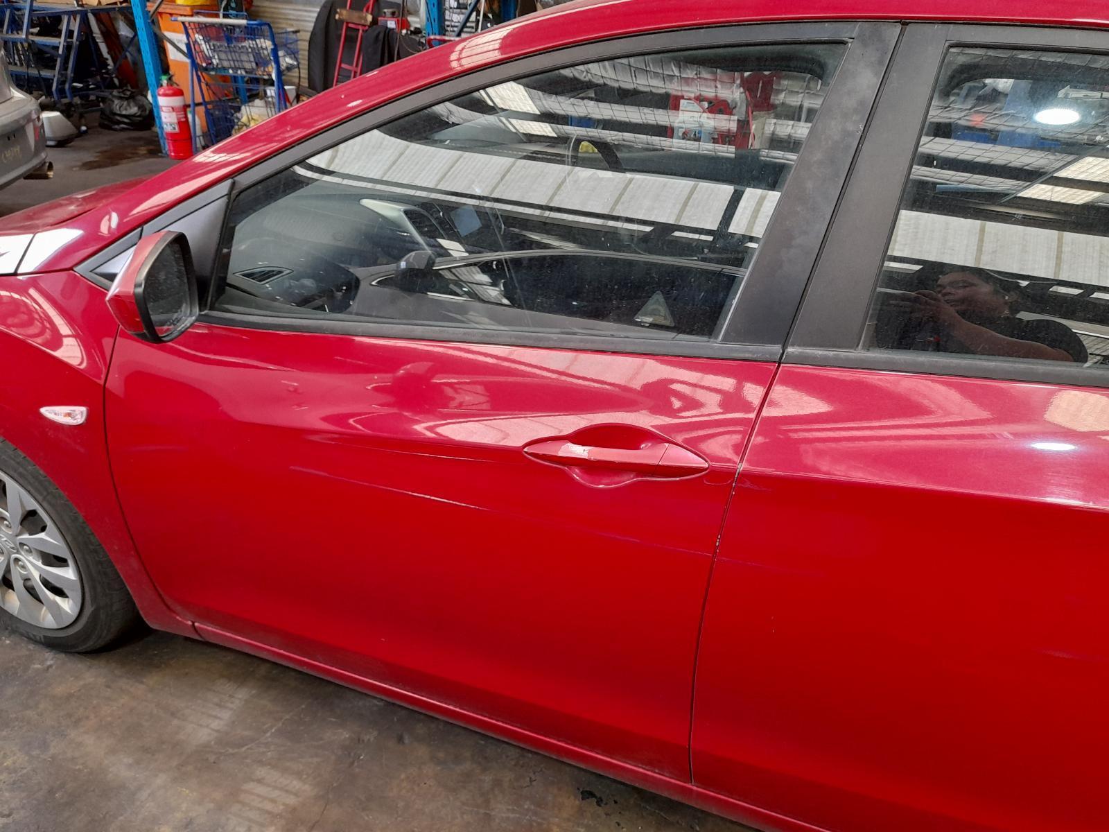 View Auto part Left Front Door Hyundai I30 2015