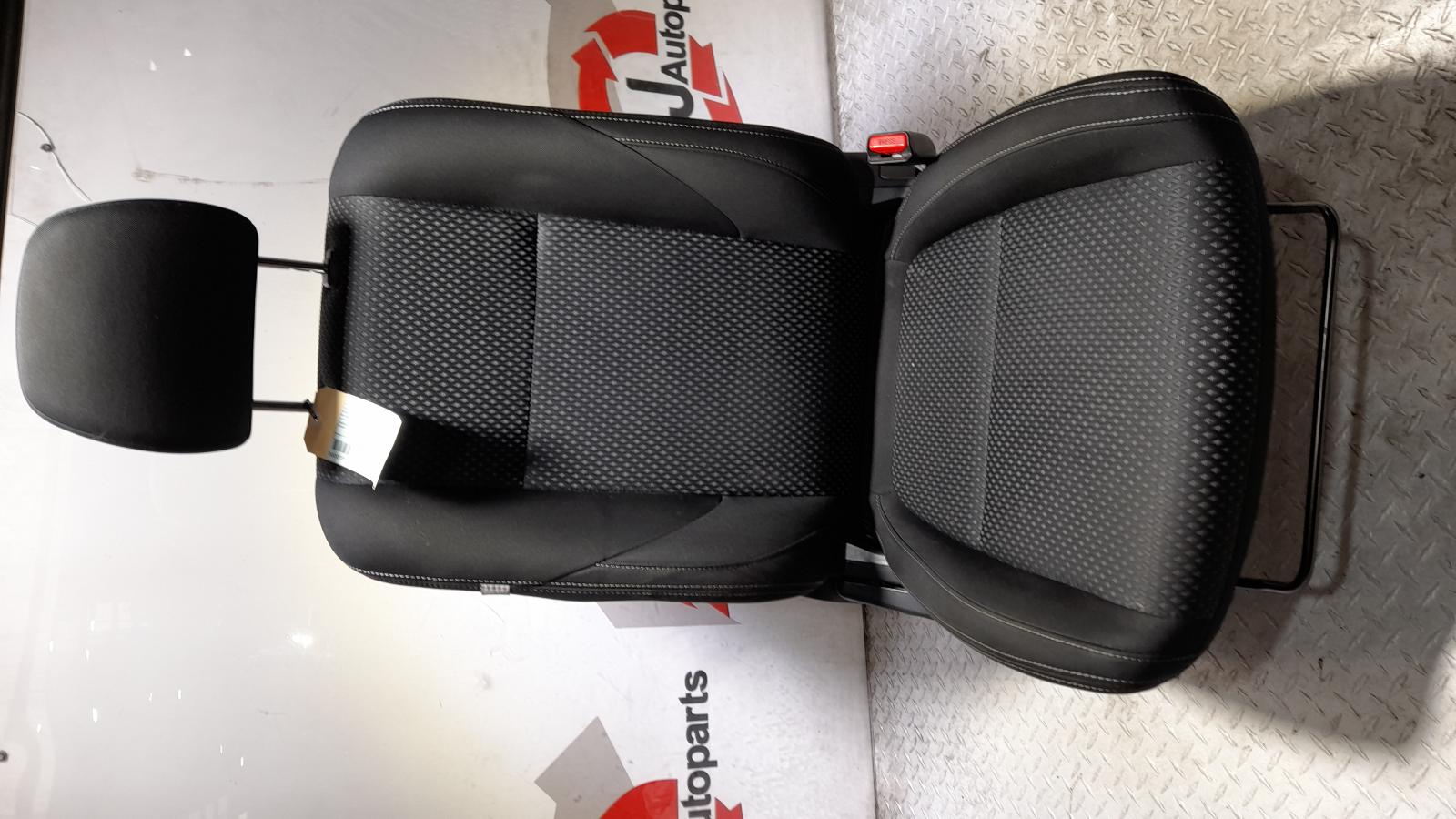 View Auto part Front Seat Mitsubishi Outlander 2018
