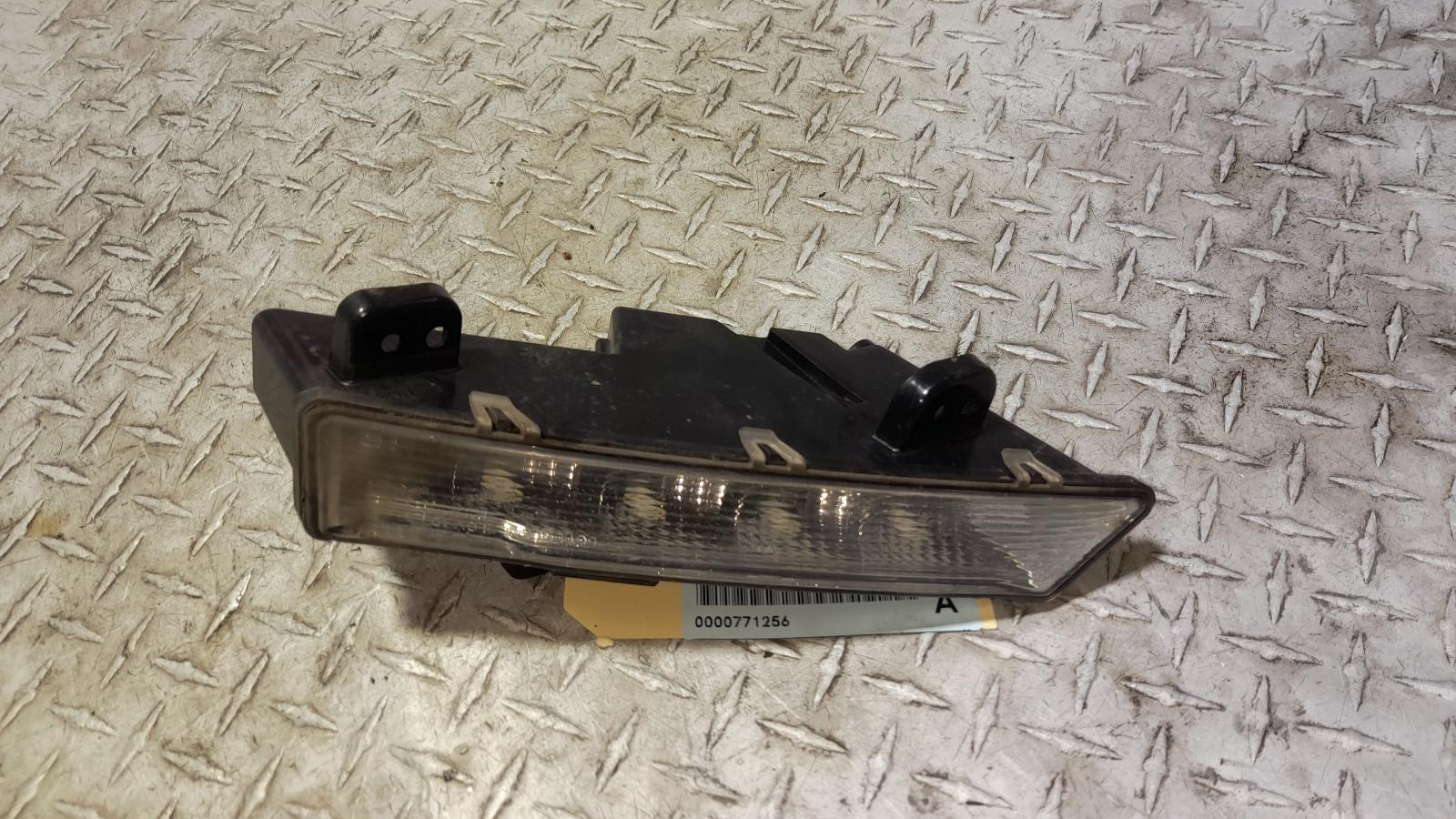 View Auto part Left Indicator/Fog/Side Holden Commodore 2014