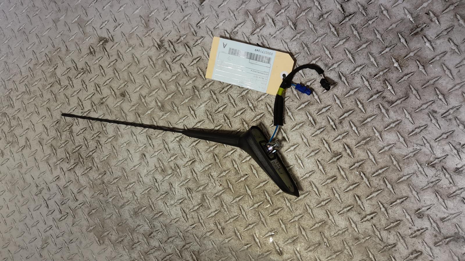 View Auto part Antenna Holden Commodore 2014