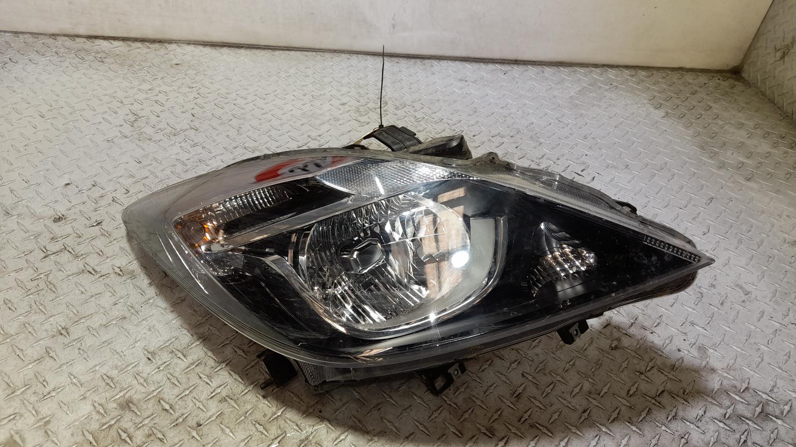 View Auto part Right Headlamp Mazda Bt50 2020