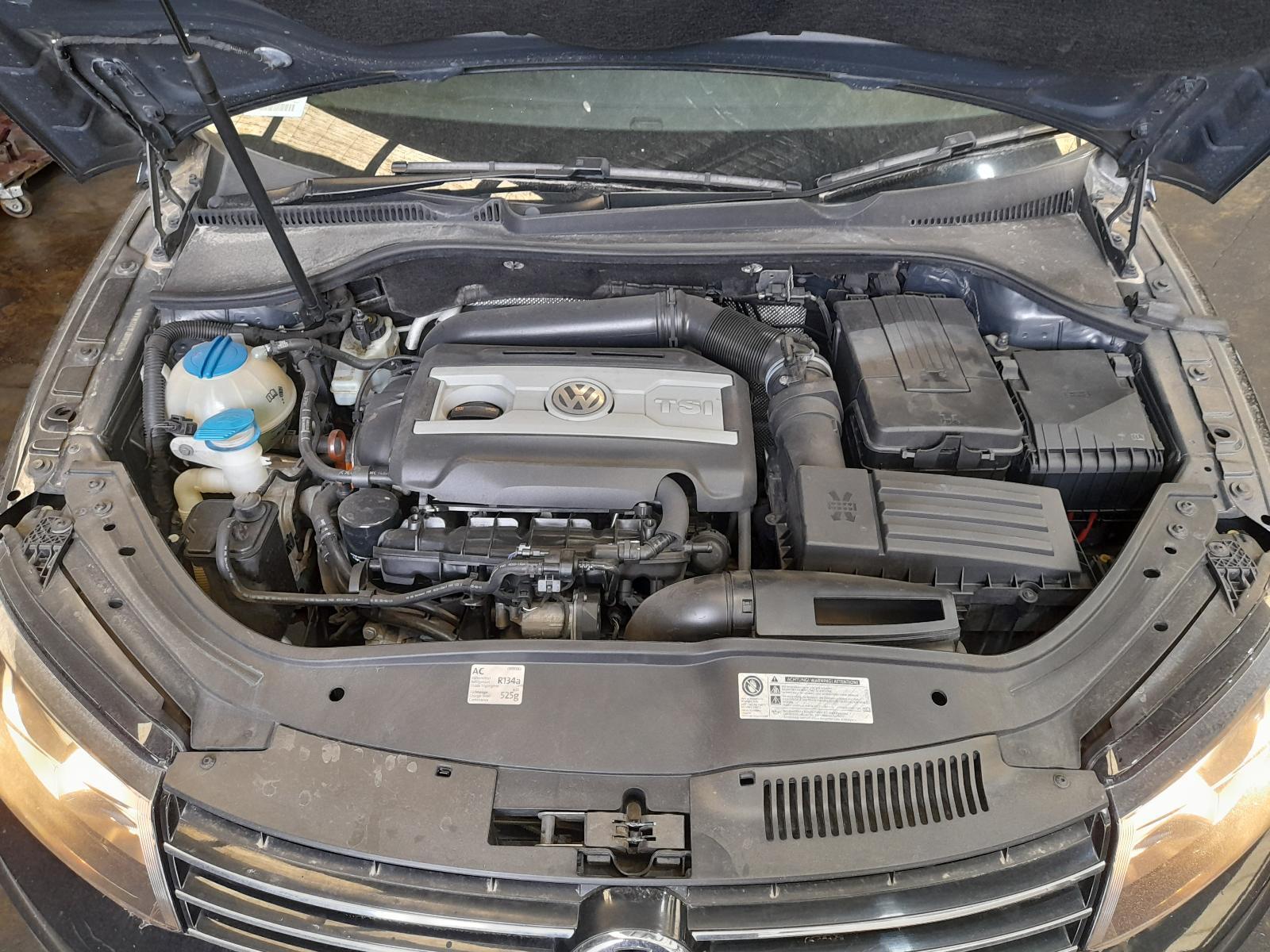 View Auto part Engine Volkswagen Eos 2011