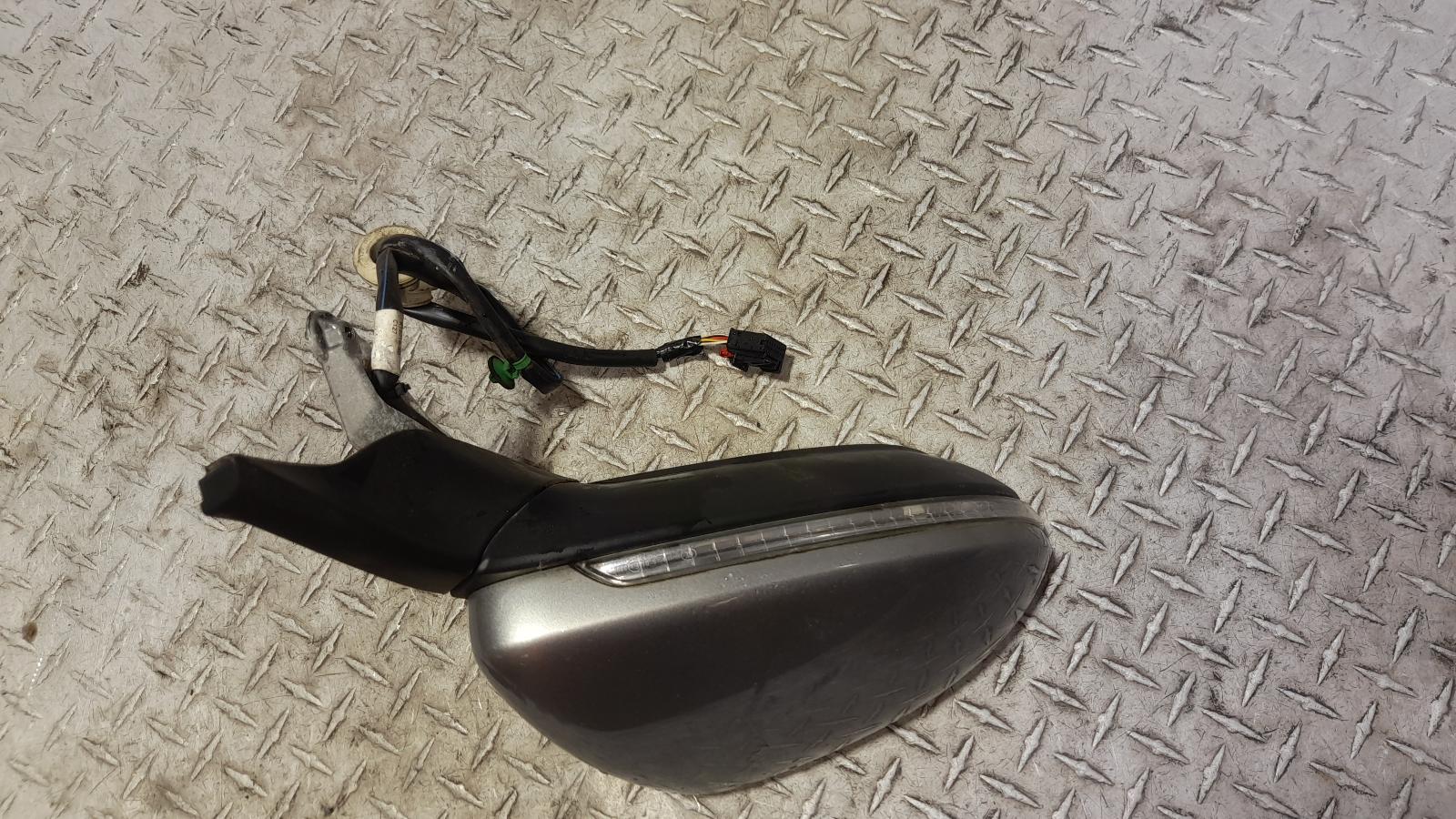 View Auto part Right Door Mirror Volkswagen Golf 2014