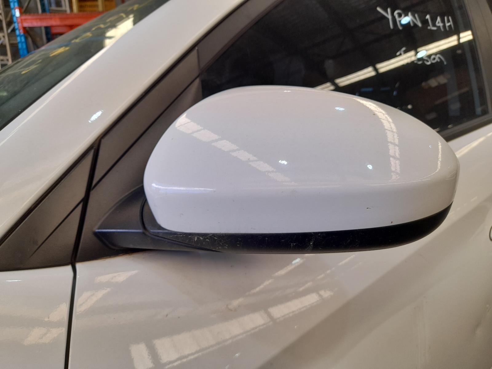 View Auto part Left Door Mirror Hyundai Tucson 2016