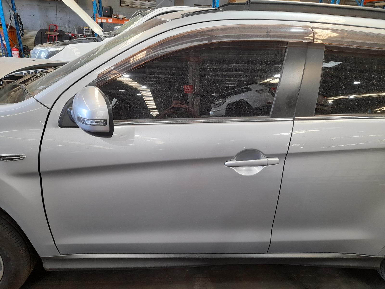 View Auto part Left Front Door Mitsubishi Asx 2015