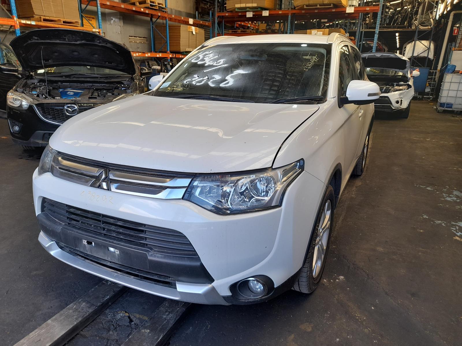 View Auto part Trans/Gearbox Mitsubishi Outlander 2014