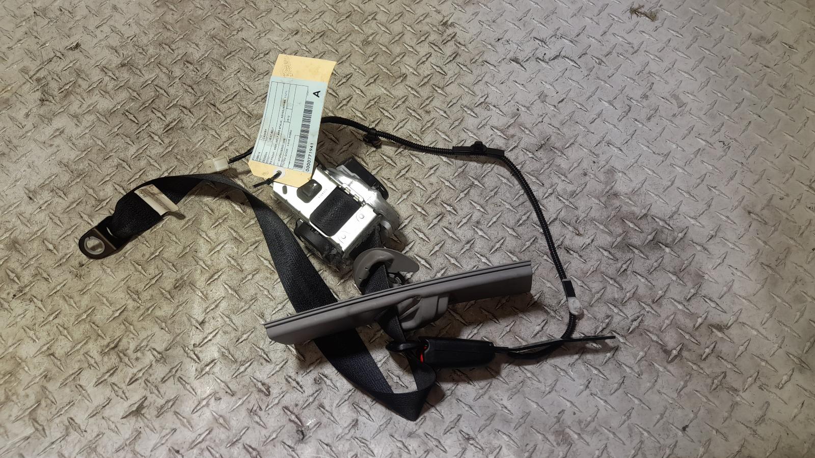 View Auto part Seatbelt/Stalk Toyota Camry 2013