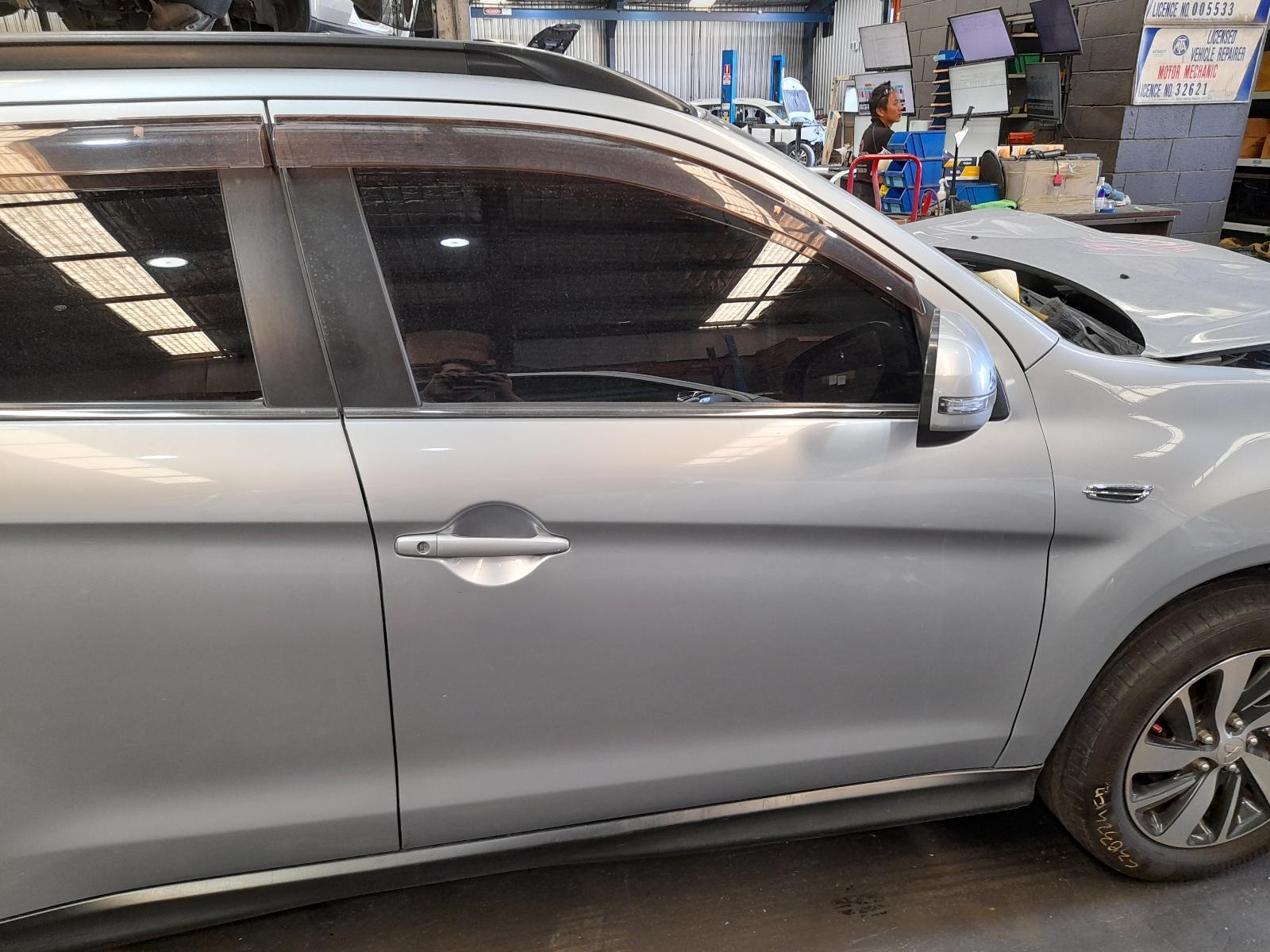 View Auto part Right Front Door Window Mitsubishi Asx 2015