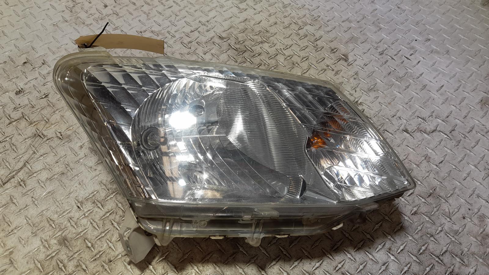 View Auto part Right Headlamp Isuzu Dmax 2015