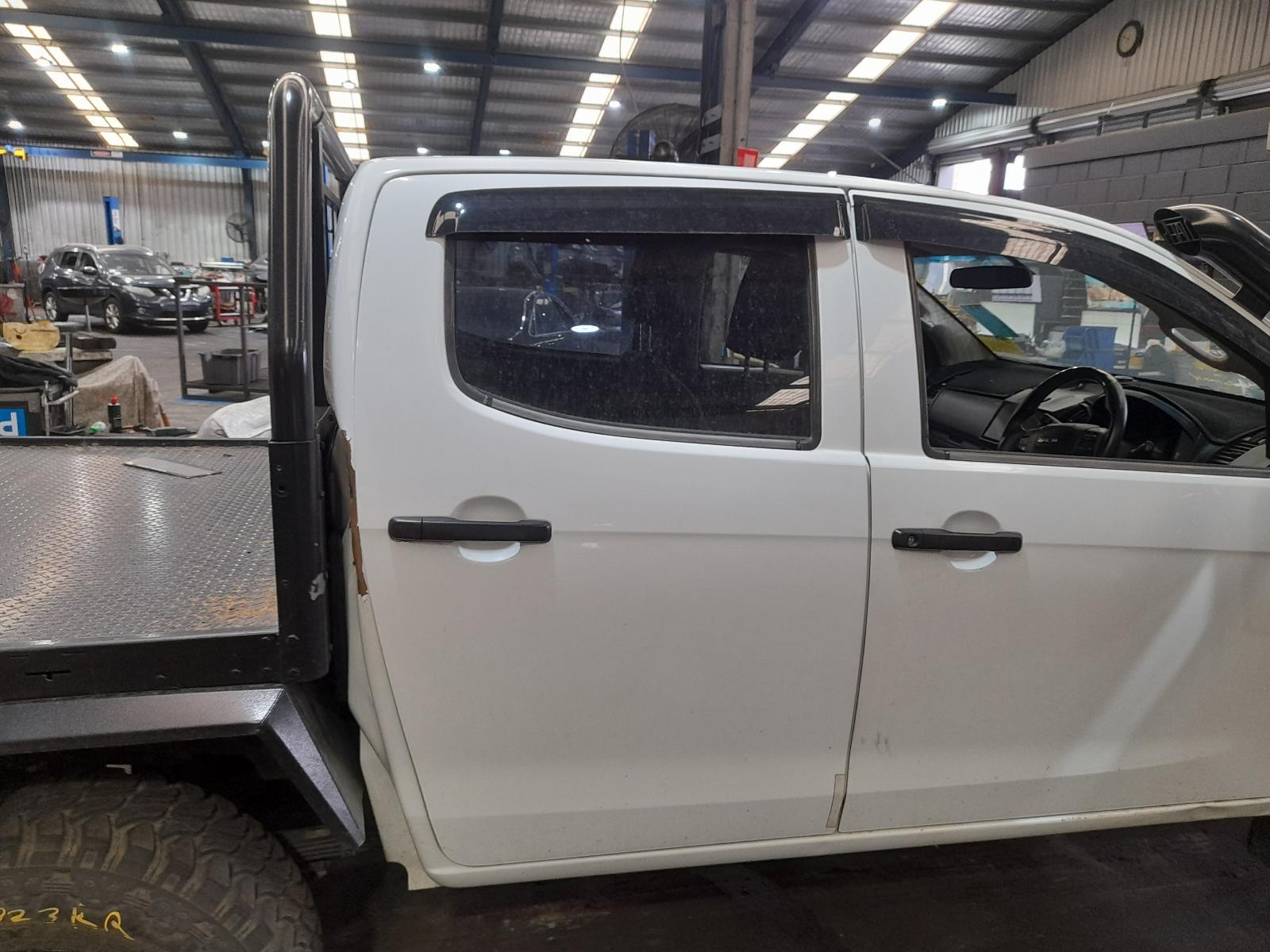 View Auto part Right Rear Door Window Isuzu Dmax 2015