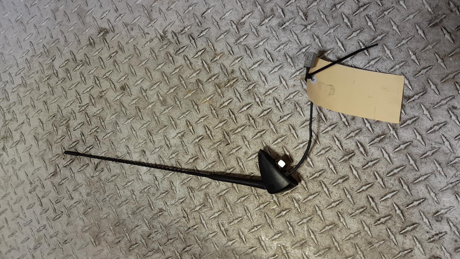 View Auto part Antenna Isuzu Dmax 2015