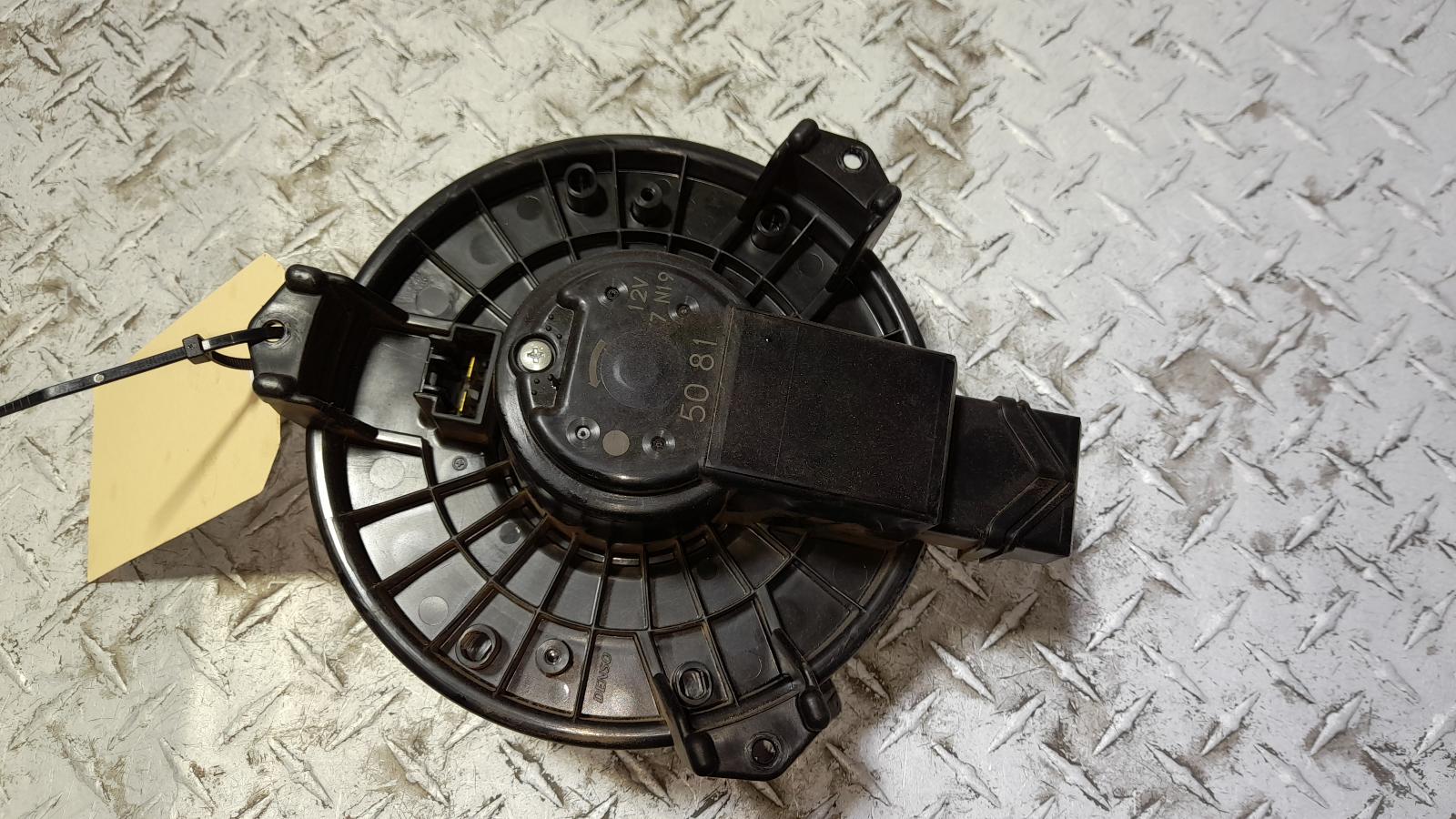 View Auto part Heater Fan Motor Mazda Cx9 2011