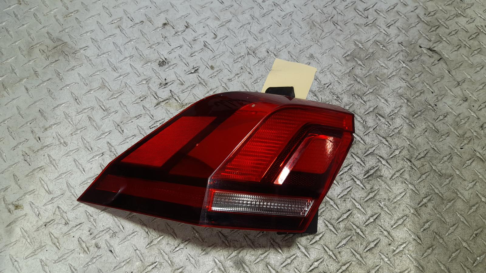 View Auto part Left Taillight Volkswagen Tiguan 2016