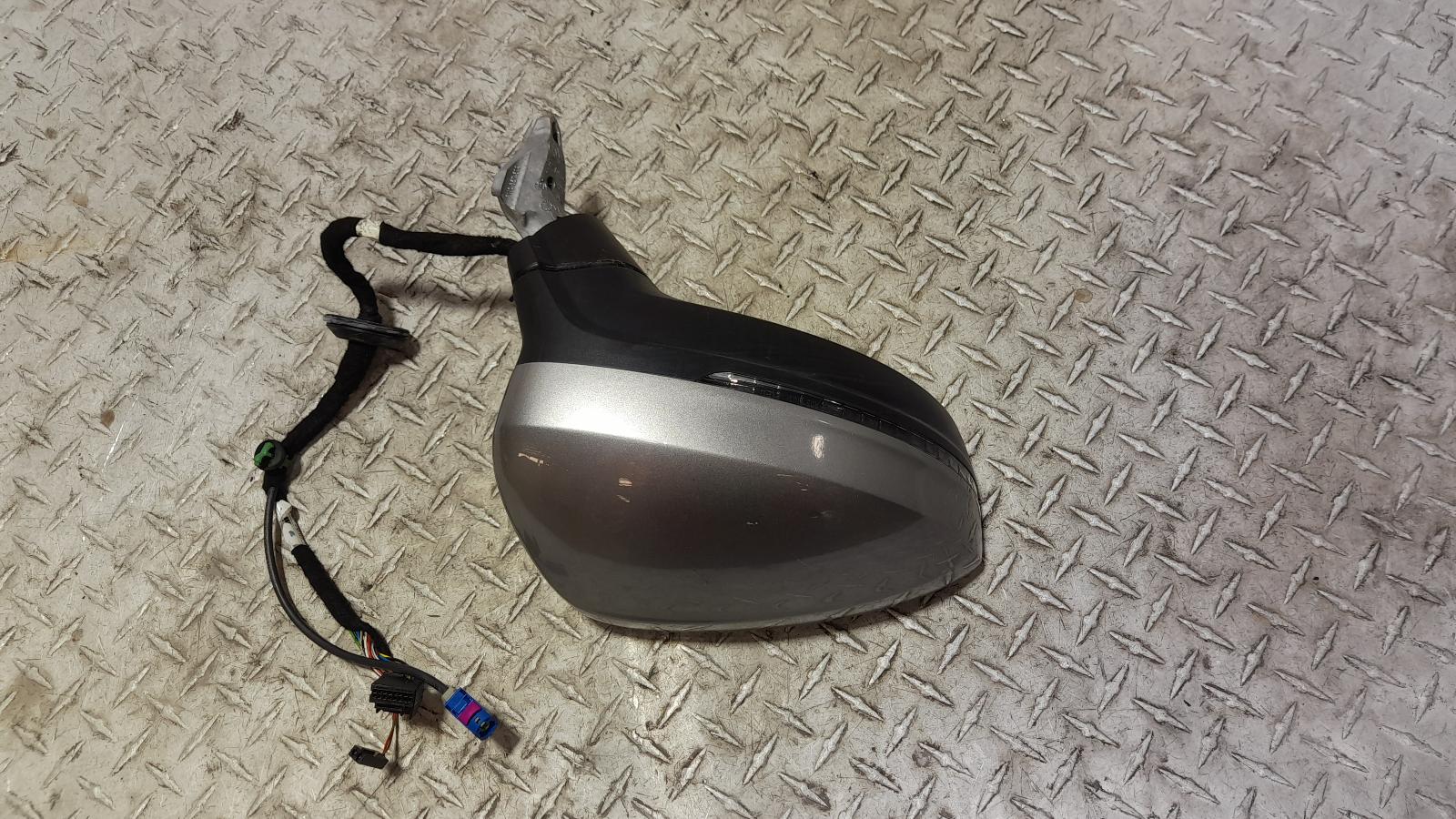 View Auto part Right Door Mirror Volkswagen Tiguan 2016