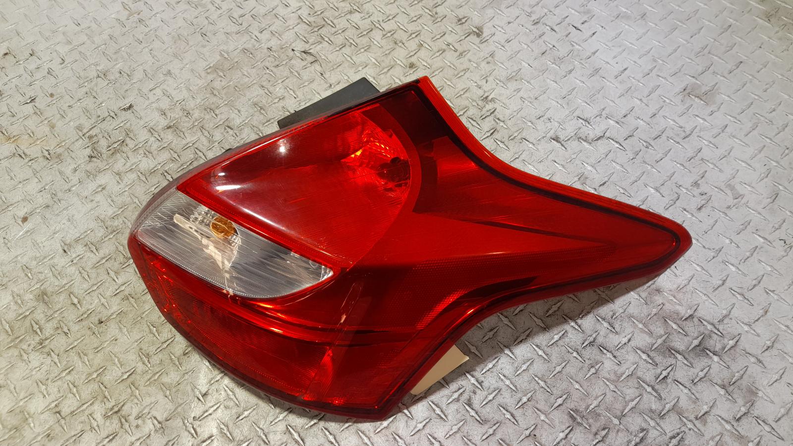 View Auto part Right Taillight Ford Focus 2013