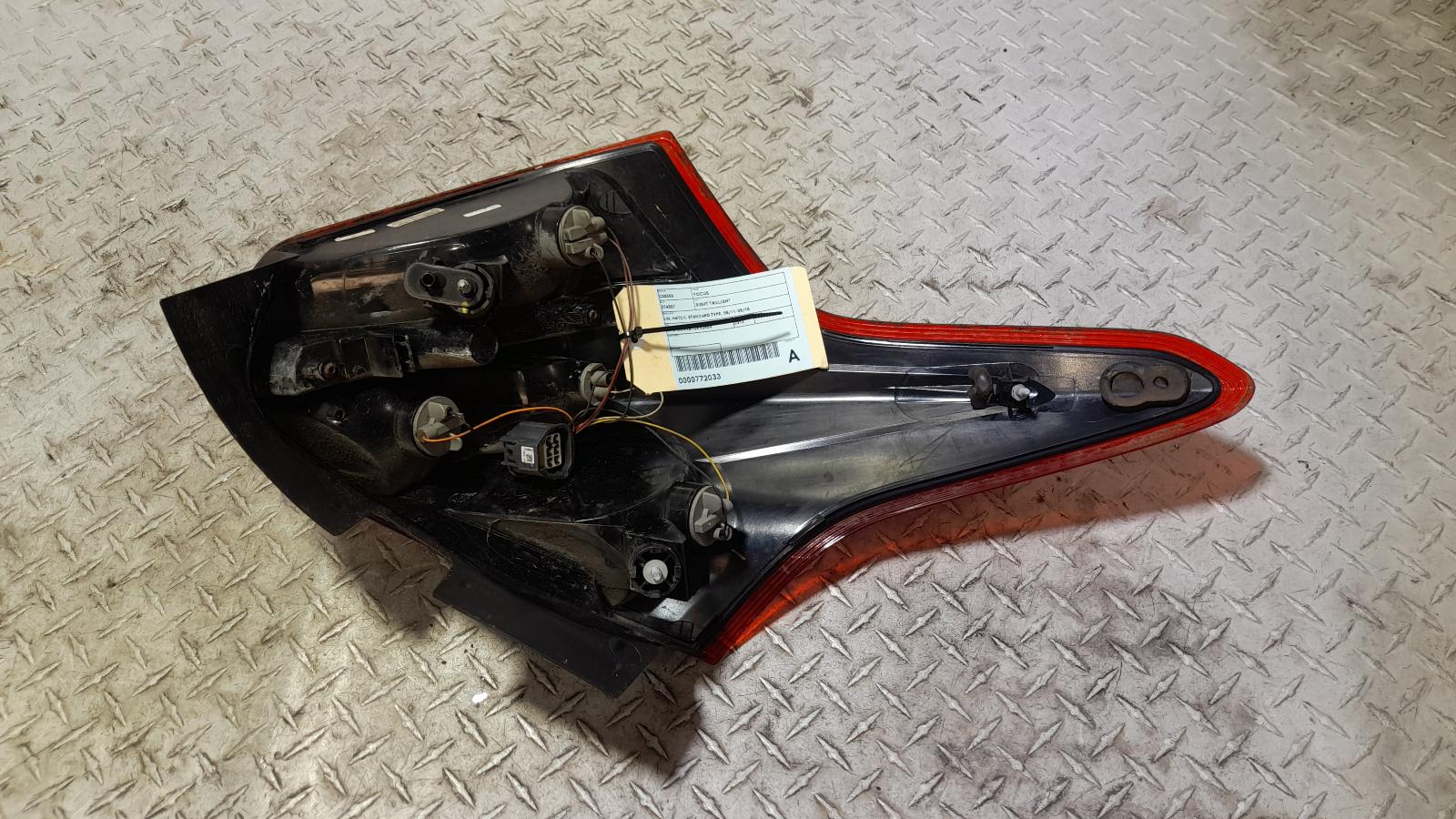 View Auto part Right Taillight Ford Focus 2013