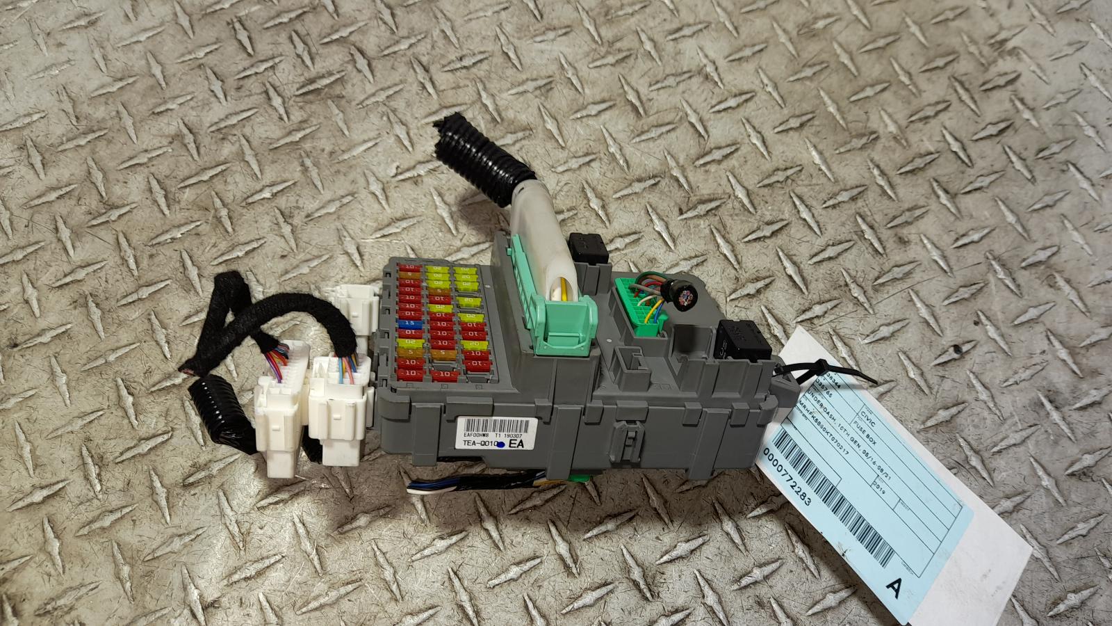 View Auto part Fuse Box Honda Civic 2019