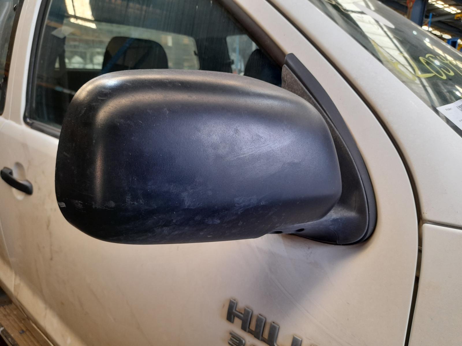 View Auto part Right Door Mirror Toyota Hilux 2015