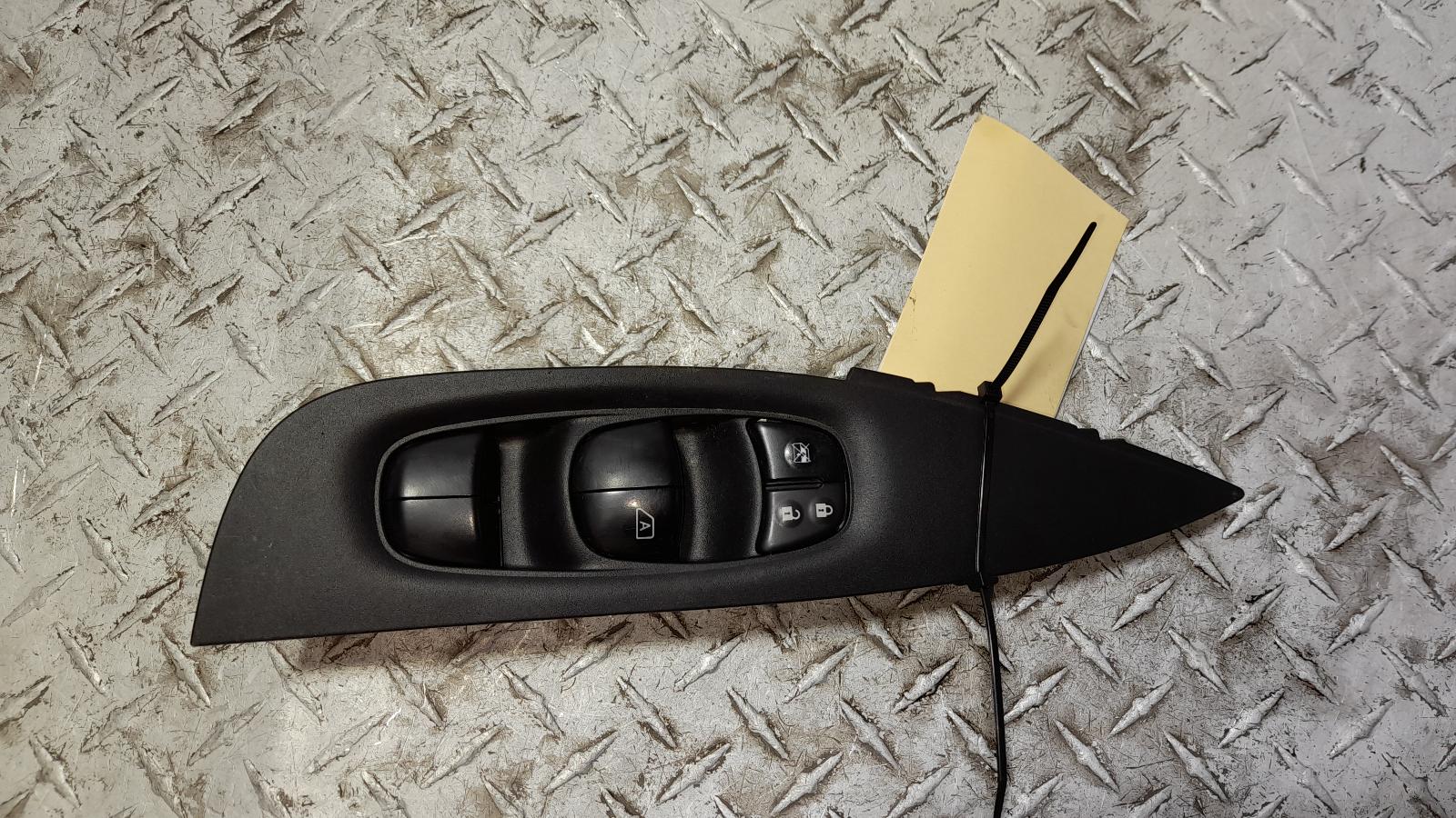 View Auto part Pwr Dr Wind Switch Nissan Xtrail 2015