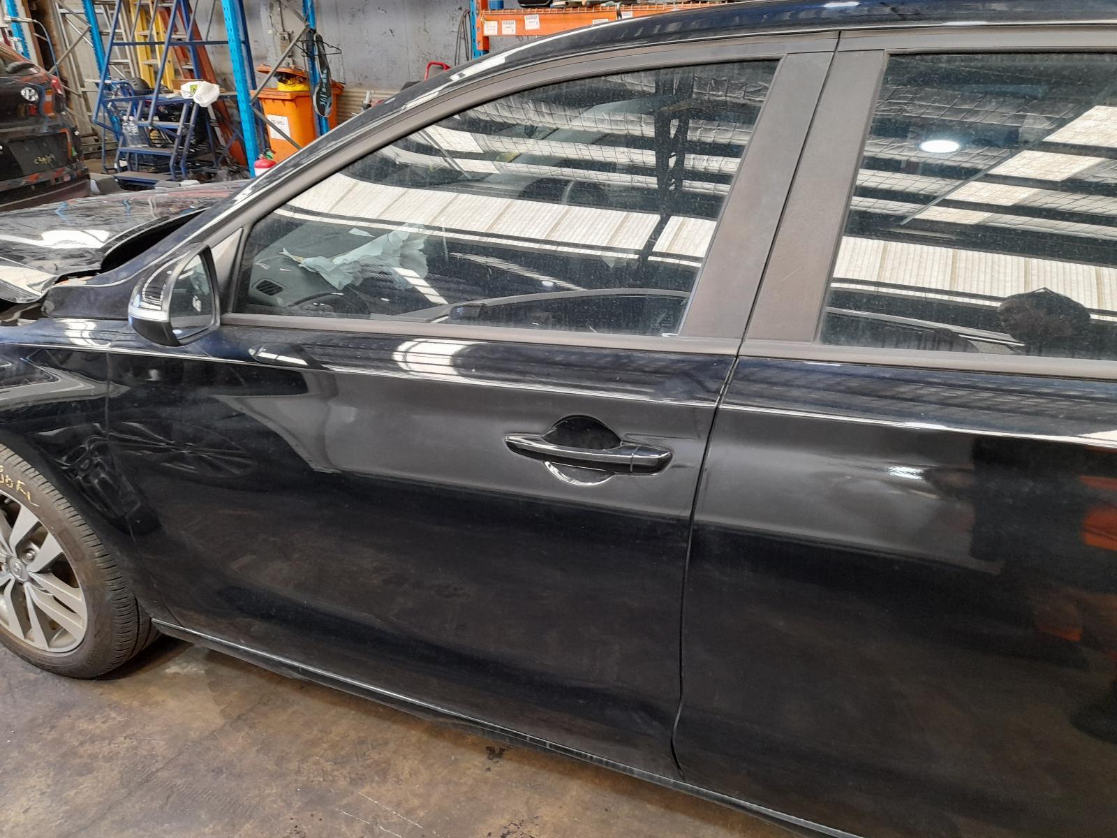 View Auto part Left Front Window Reg/Motor Hyundai I30 2018