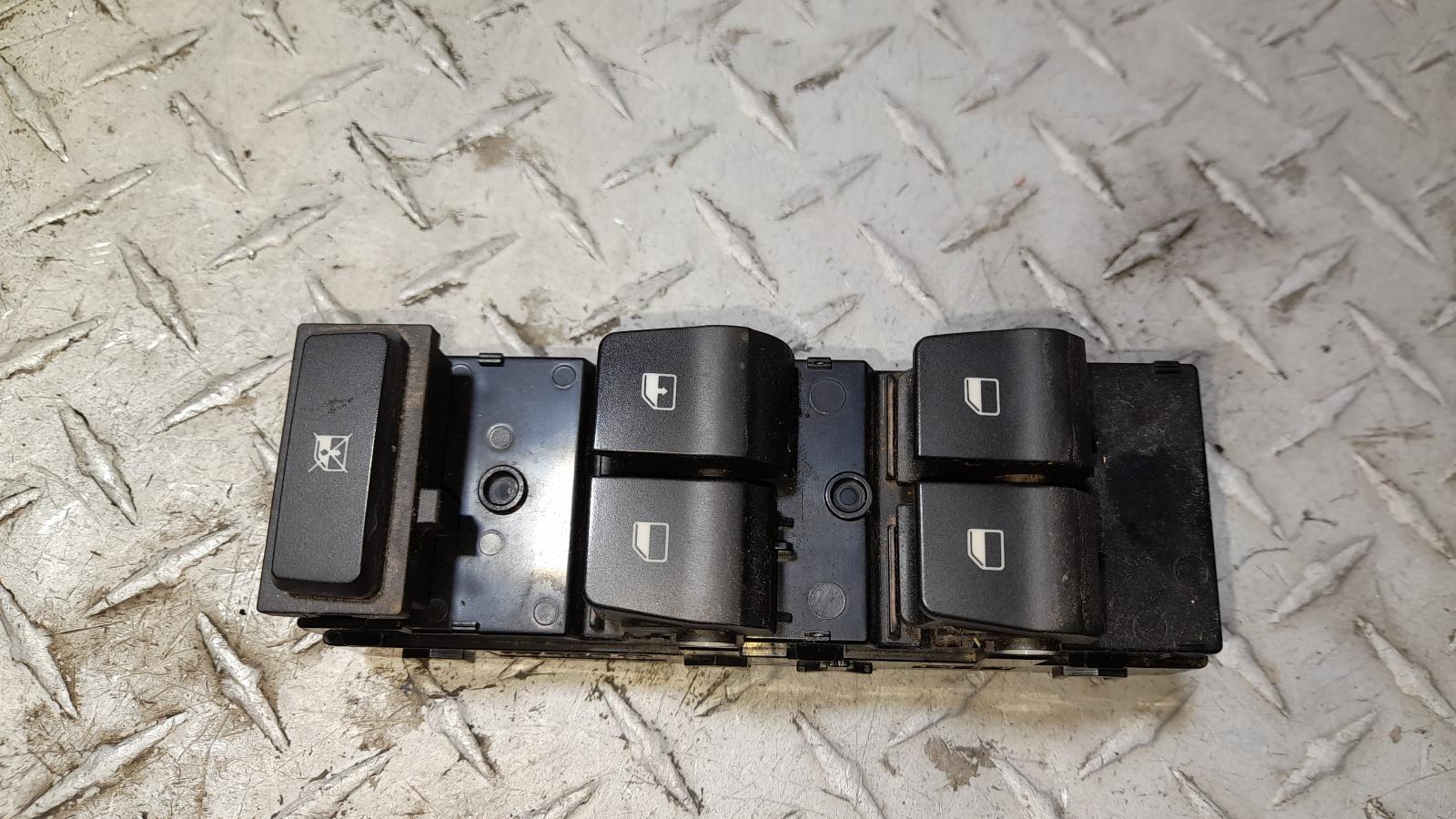 View Auto part Pwr Dr Wind Switch Hyundai I30 2018