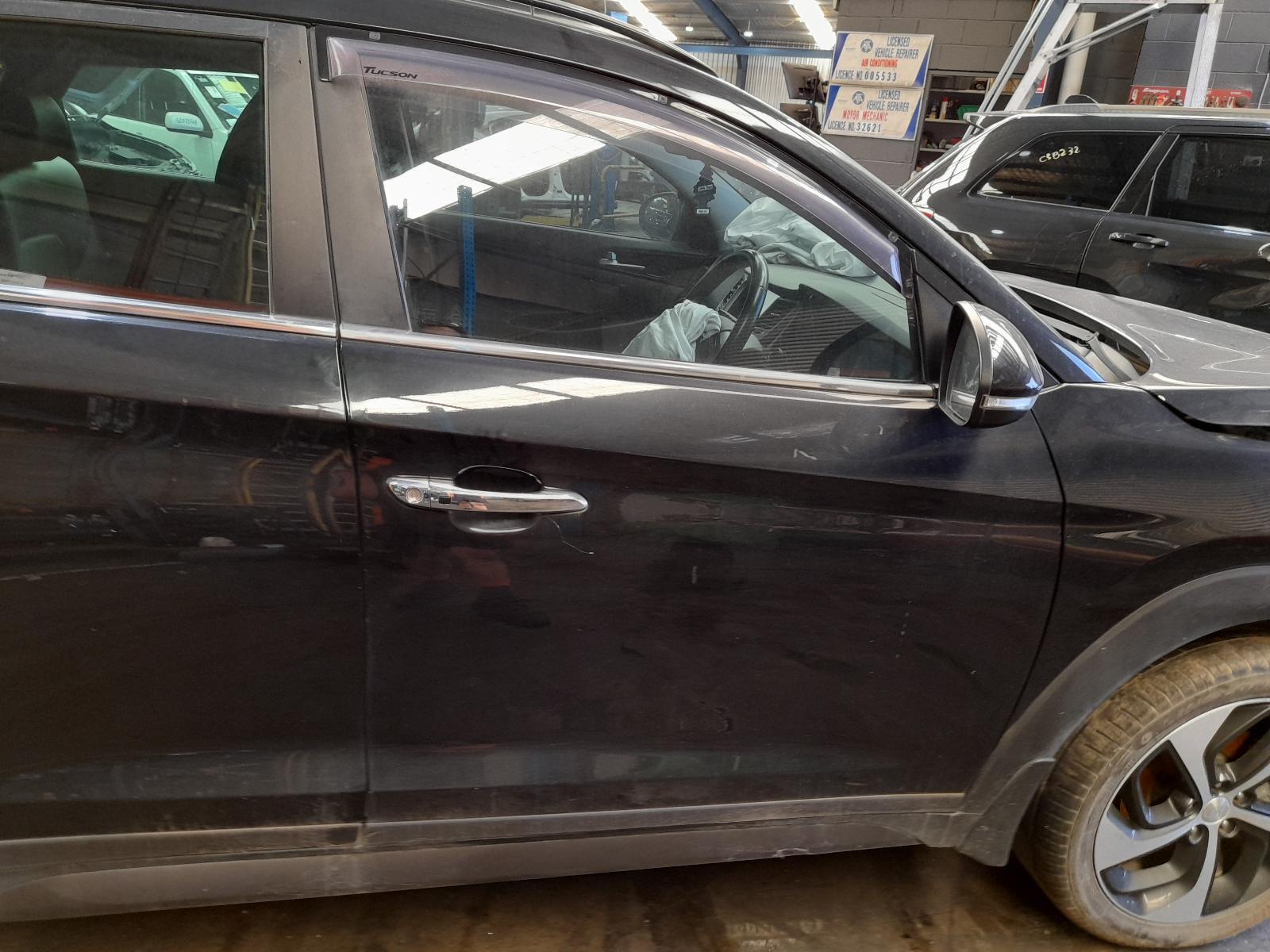 View Auto part Right Front Door Hyundai Tucson 2015