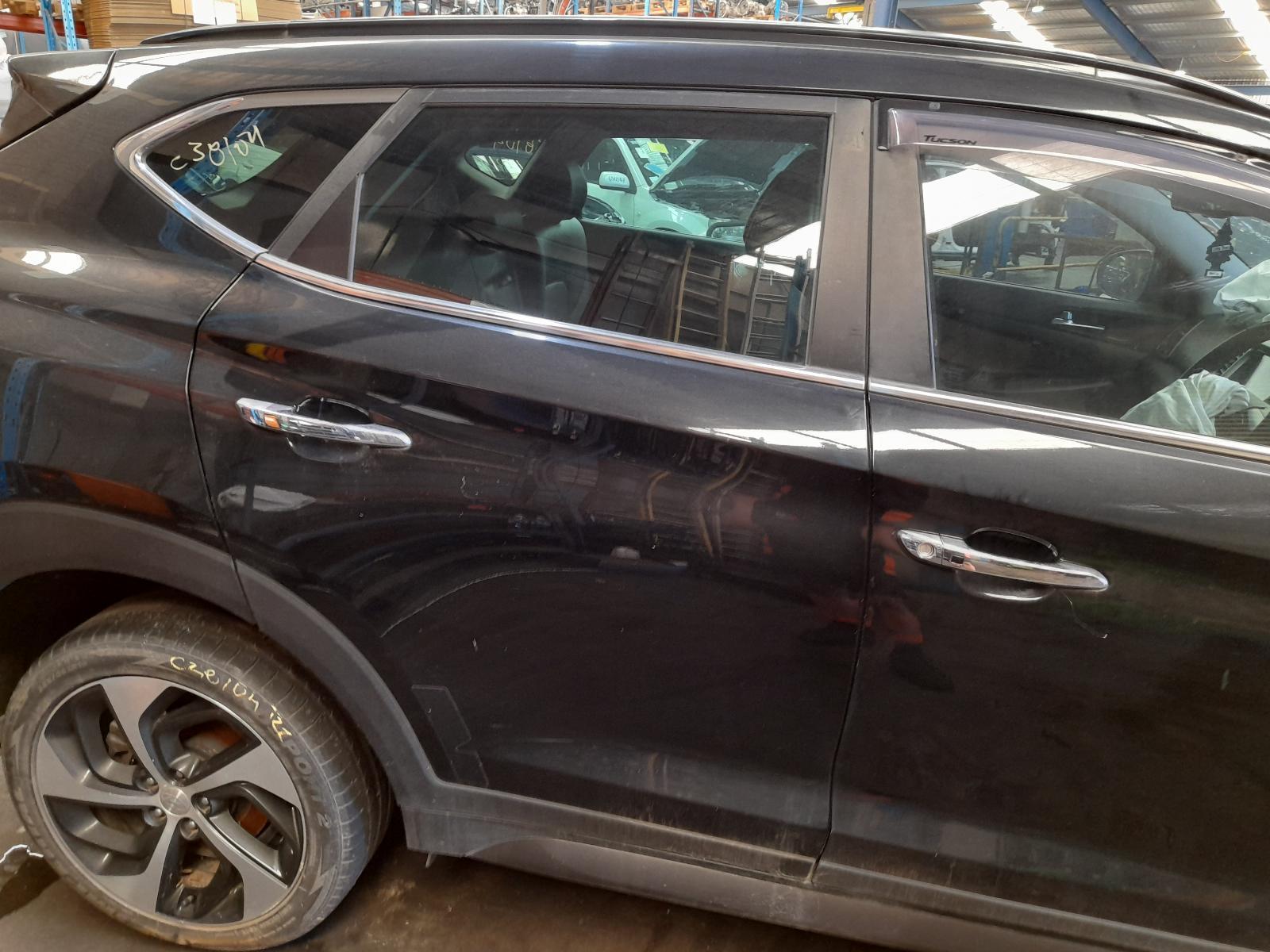 View Auto part Right Rear Door Sliding Hyundai Tucson 2015